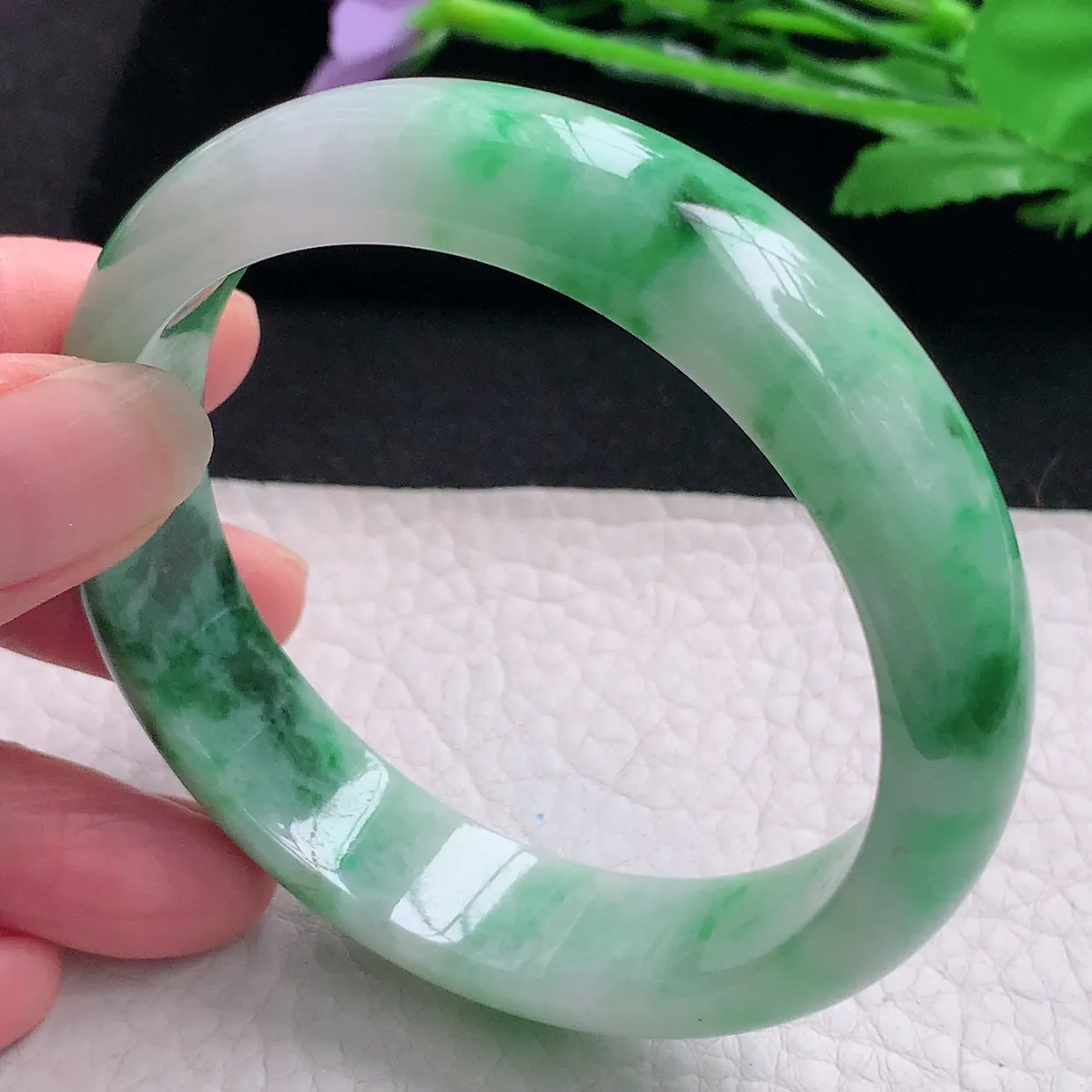 zjf自然光57.5*14.2*7.2平安镯 缅甸翡翠A货玉手镯辣绿宽边玉手环
