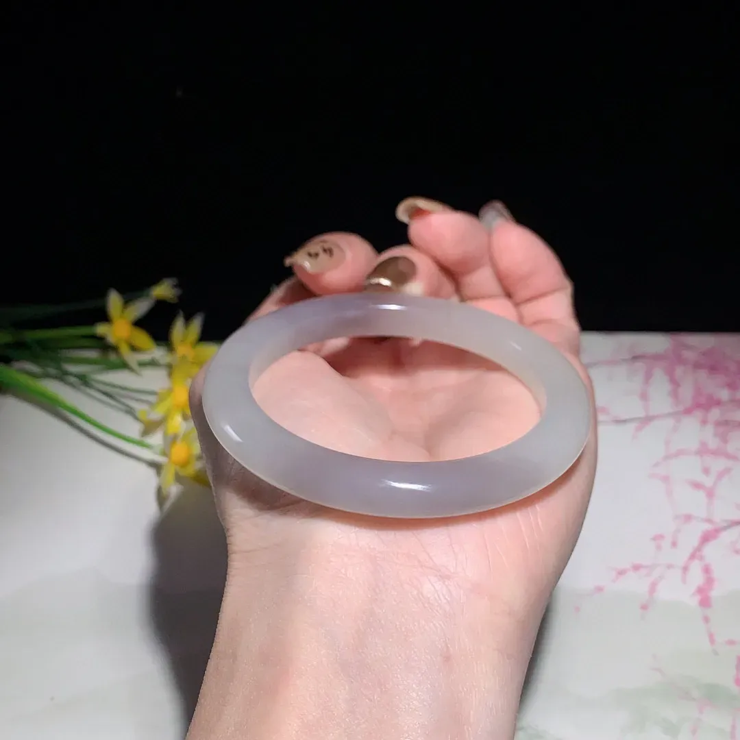 和田玉54圈口紫罗兰色手镯！白加紫！玉质细腻油润 底色纯净 无裂无黑 脂粉好，品质好！