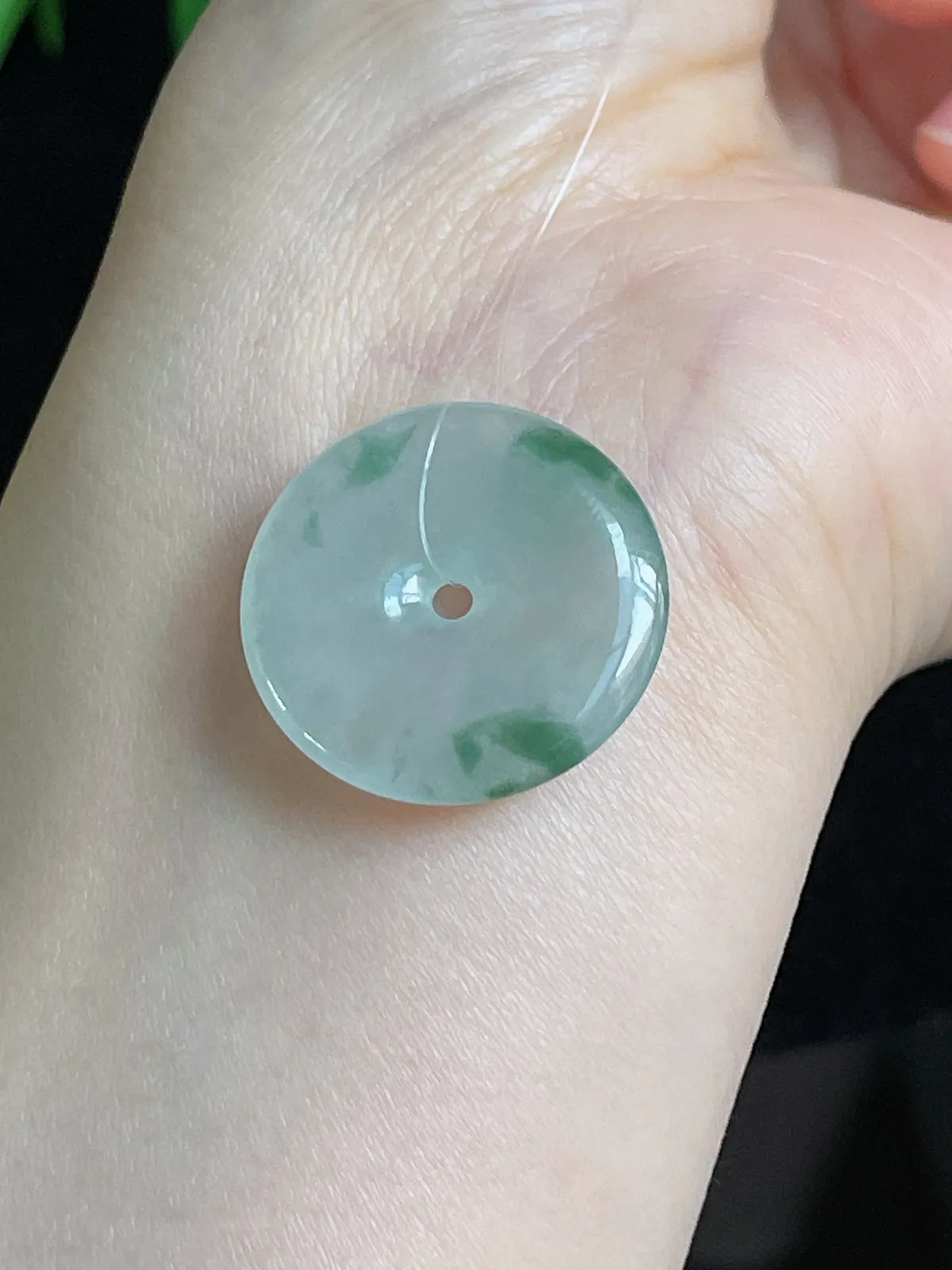 翡翠冰糯种淡绿色平安扣