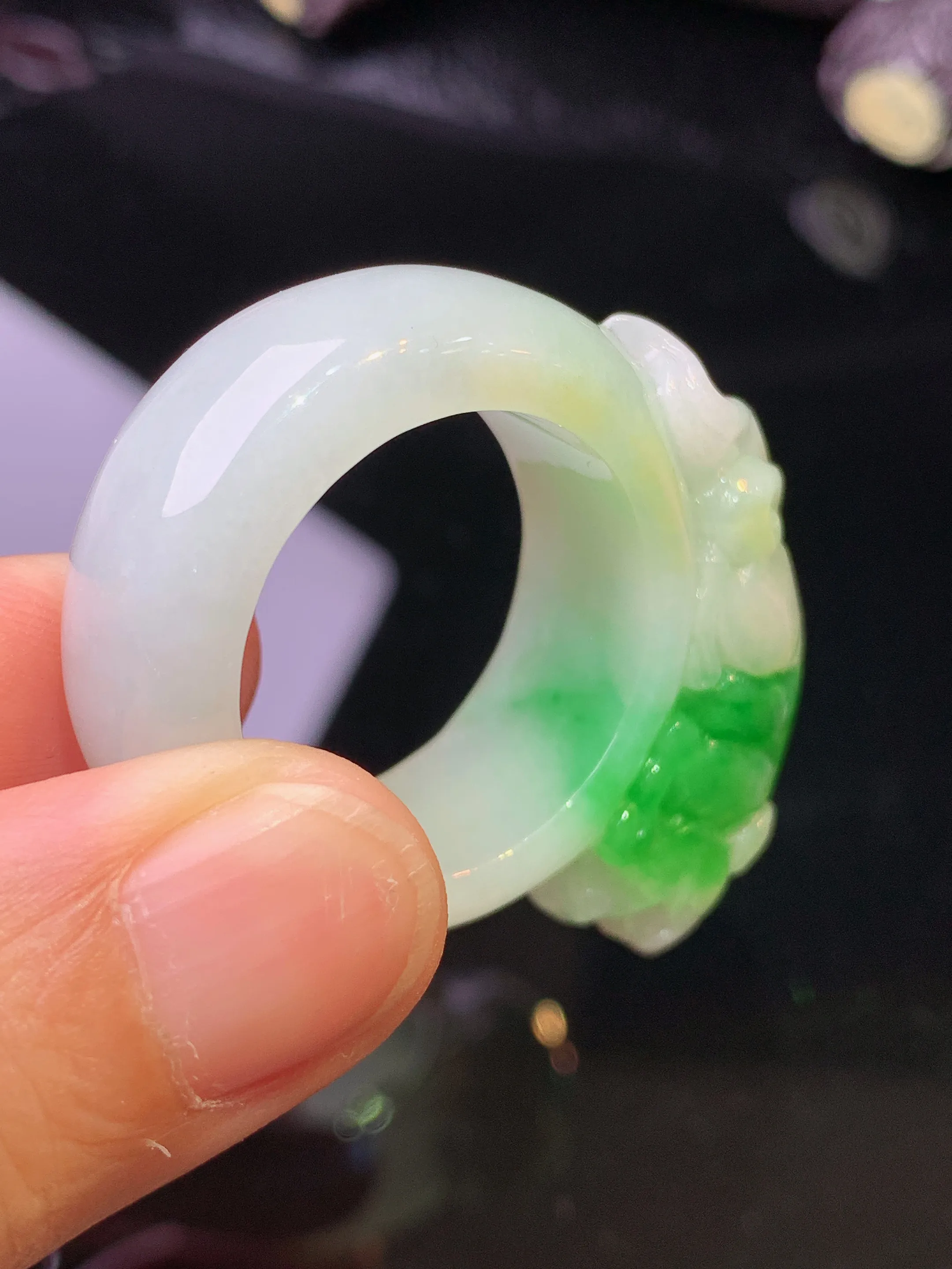 飘黄绿貔貅指环 玉质细腻 色泽清新艳丽 圈口27 整体尺寸41*31.5*11.3