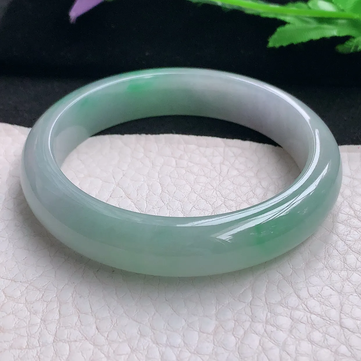 pj自然光55.8*12.3*8平安镯 缅甸翡翠A货玉手镯水灵飘绿宽边玉手环