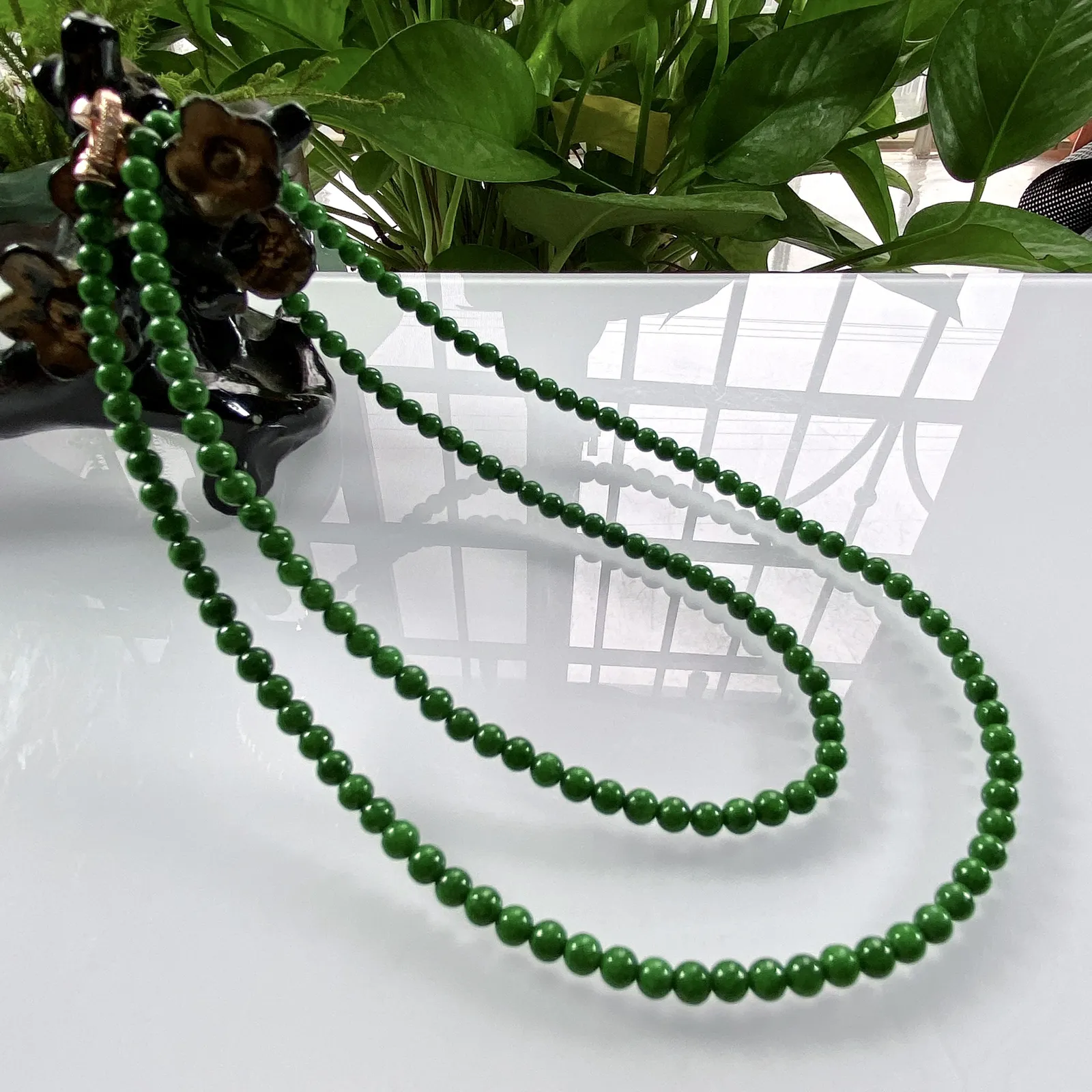 缅甸天然翡翠A货，卡4.2水润满绿辣绿小米珠小圆珠项链手链，尺寸：4.2mm/158颗，长度610mm，重量：18.93g