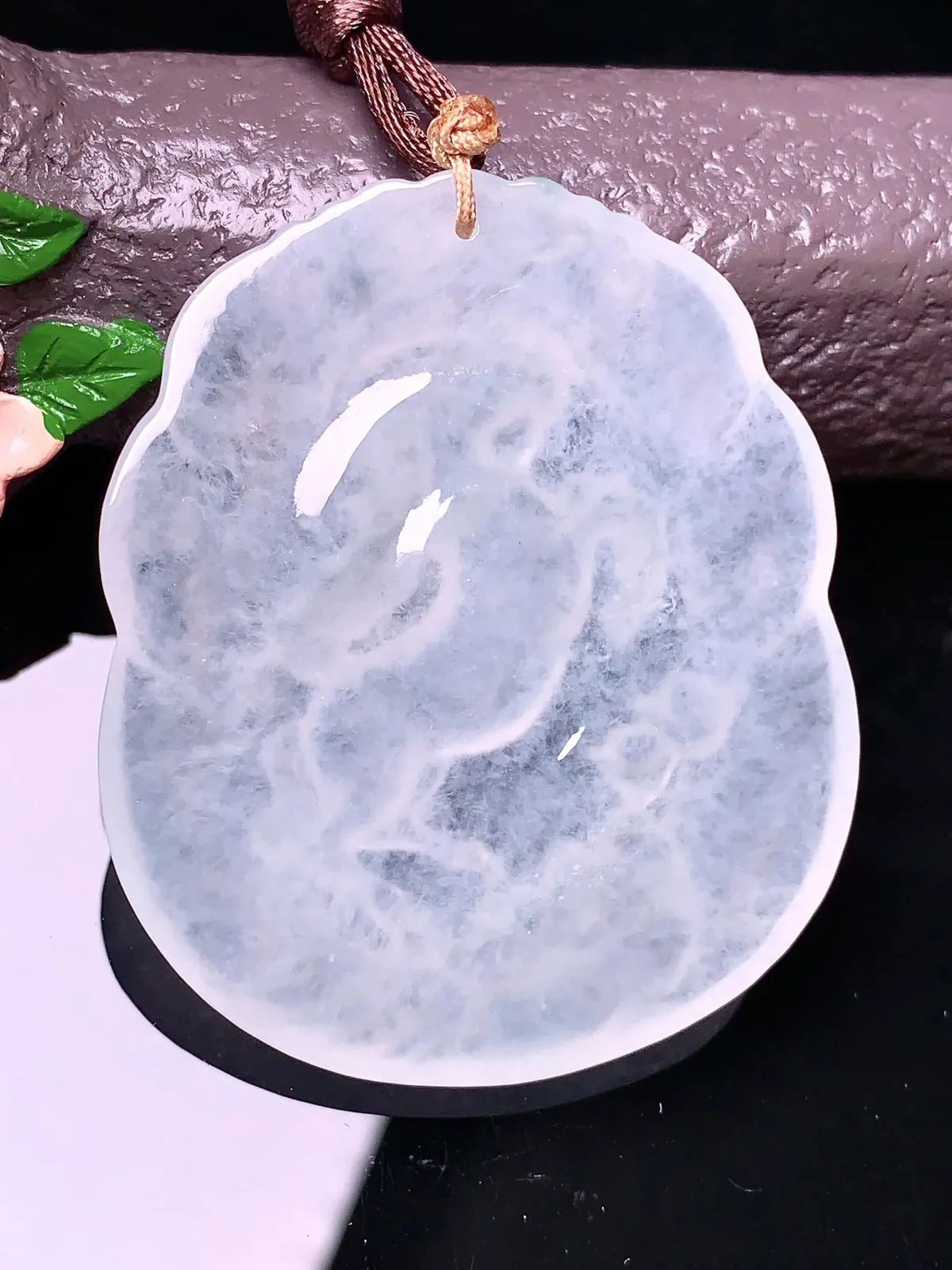 生肖马吊坠 玉质细腻 色泽清新艳丽 整体尺寸51.7*43.8*5.8