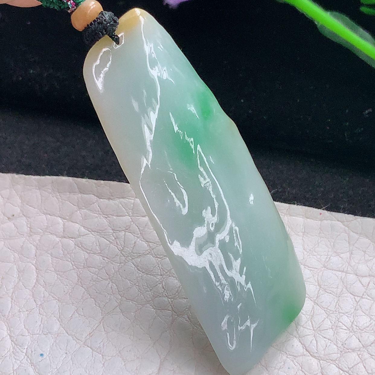 Mz实拍58*21.3*8.8缅甸翡翠随形飘绿吊坠