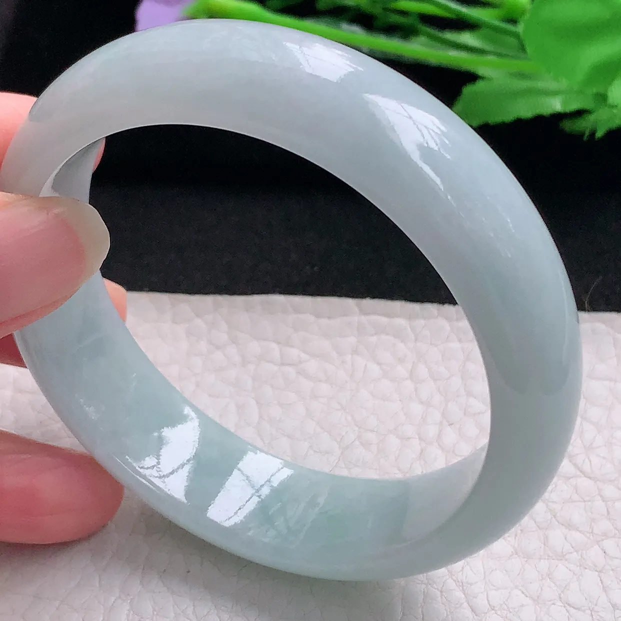 ee自然光58*16.3*8.2轮胎镯 翡翠A货玉手镯浅绿清新宽边玉手环