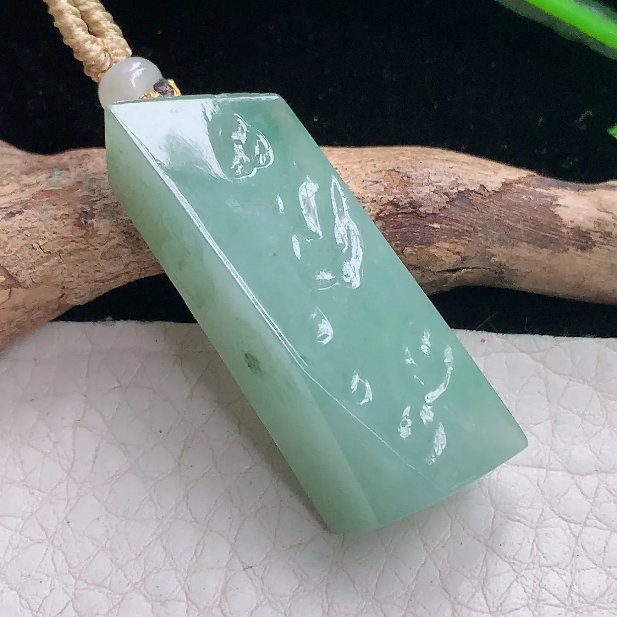 Mz实拍39*14*11.5缅甸翡翠随形吊坠 浅绿平安坠