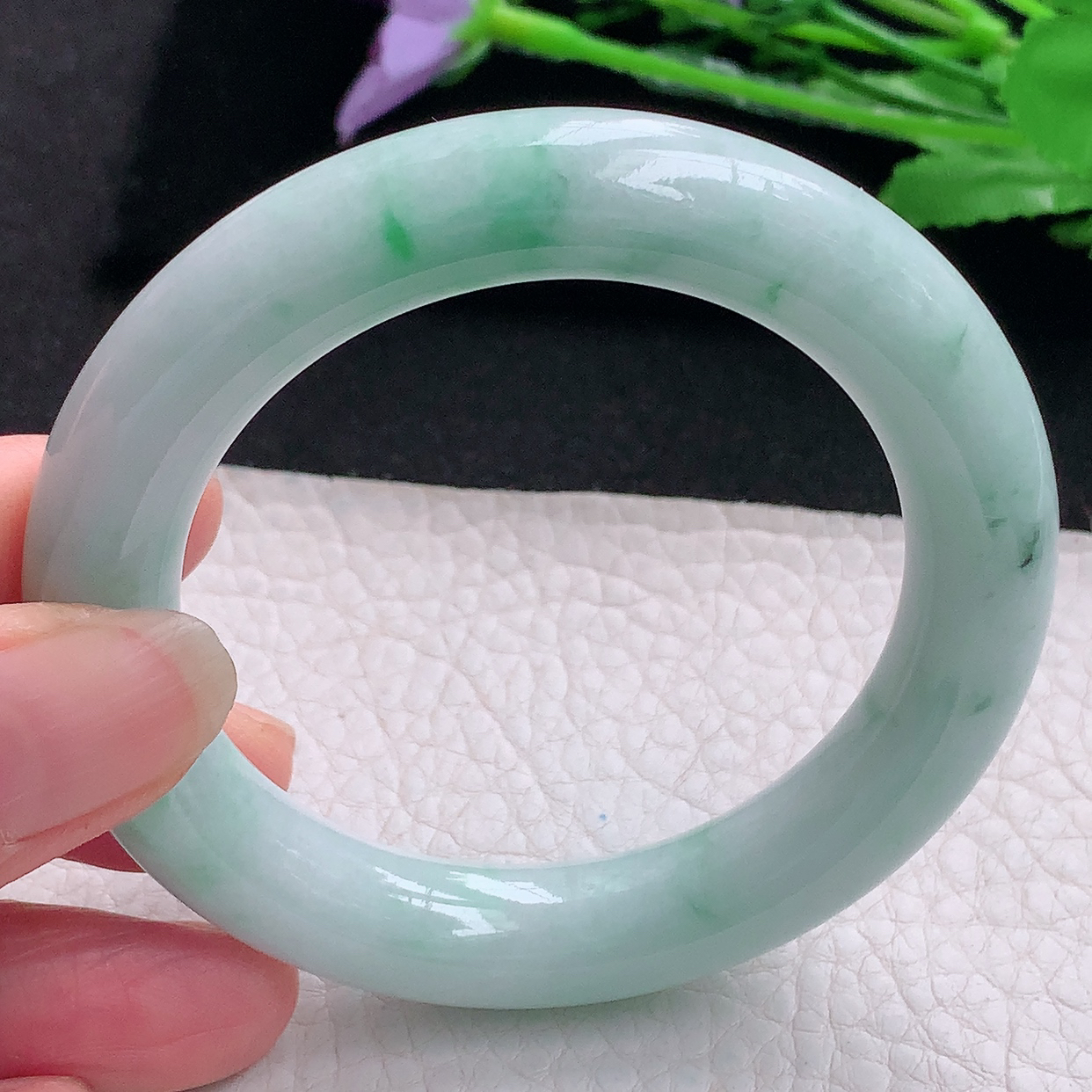 ee小圈口52.5*11.3*11胖圆镯 翡翠A货玉手镯水润飘绿圆条玉手环