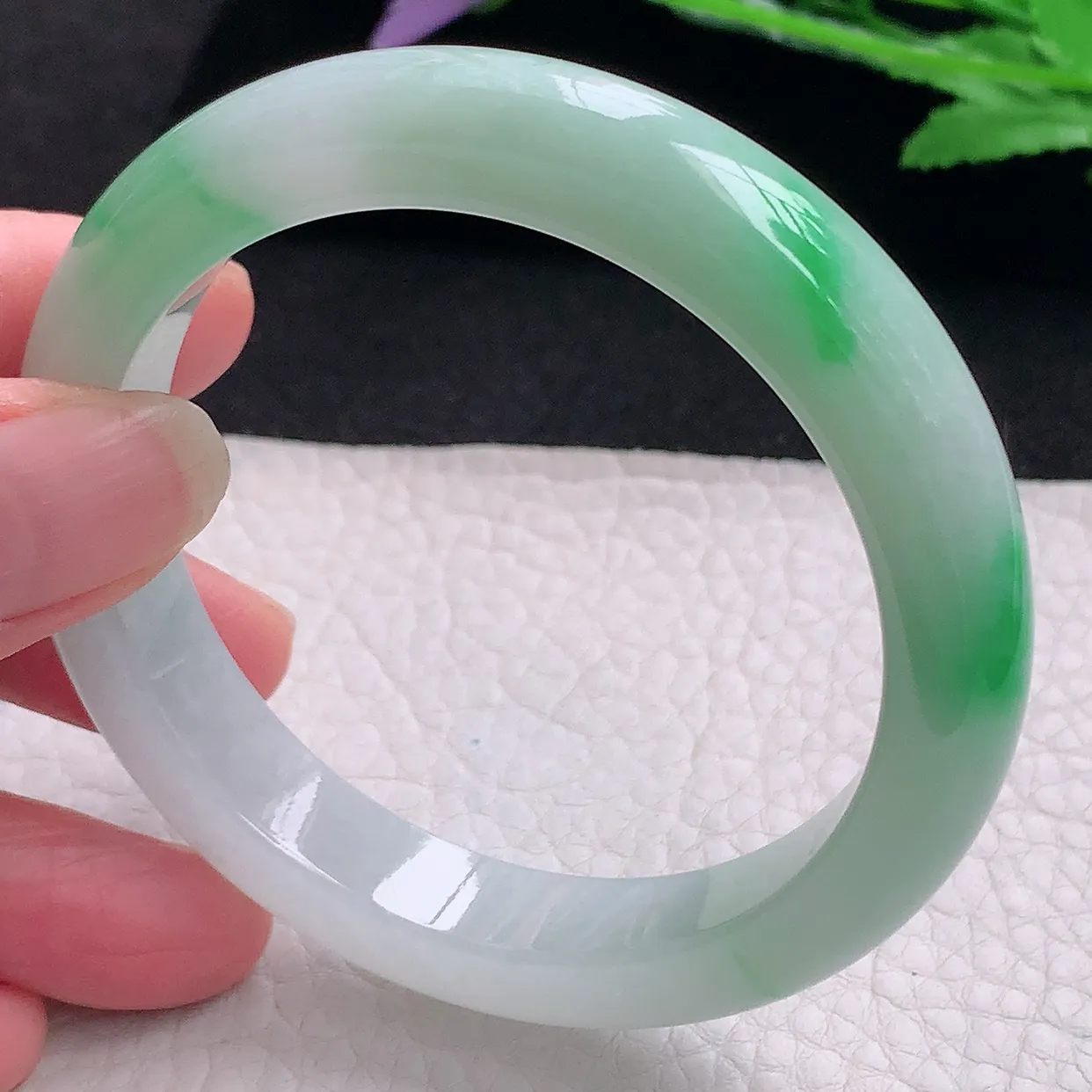 yh自然光55*11.2*8.3平安镯 缅甸翡翠A货玉手镯水润飘绿花宽边玉手环