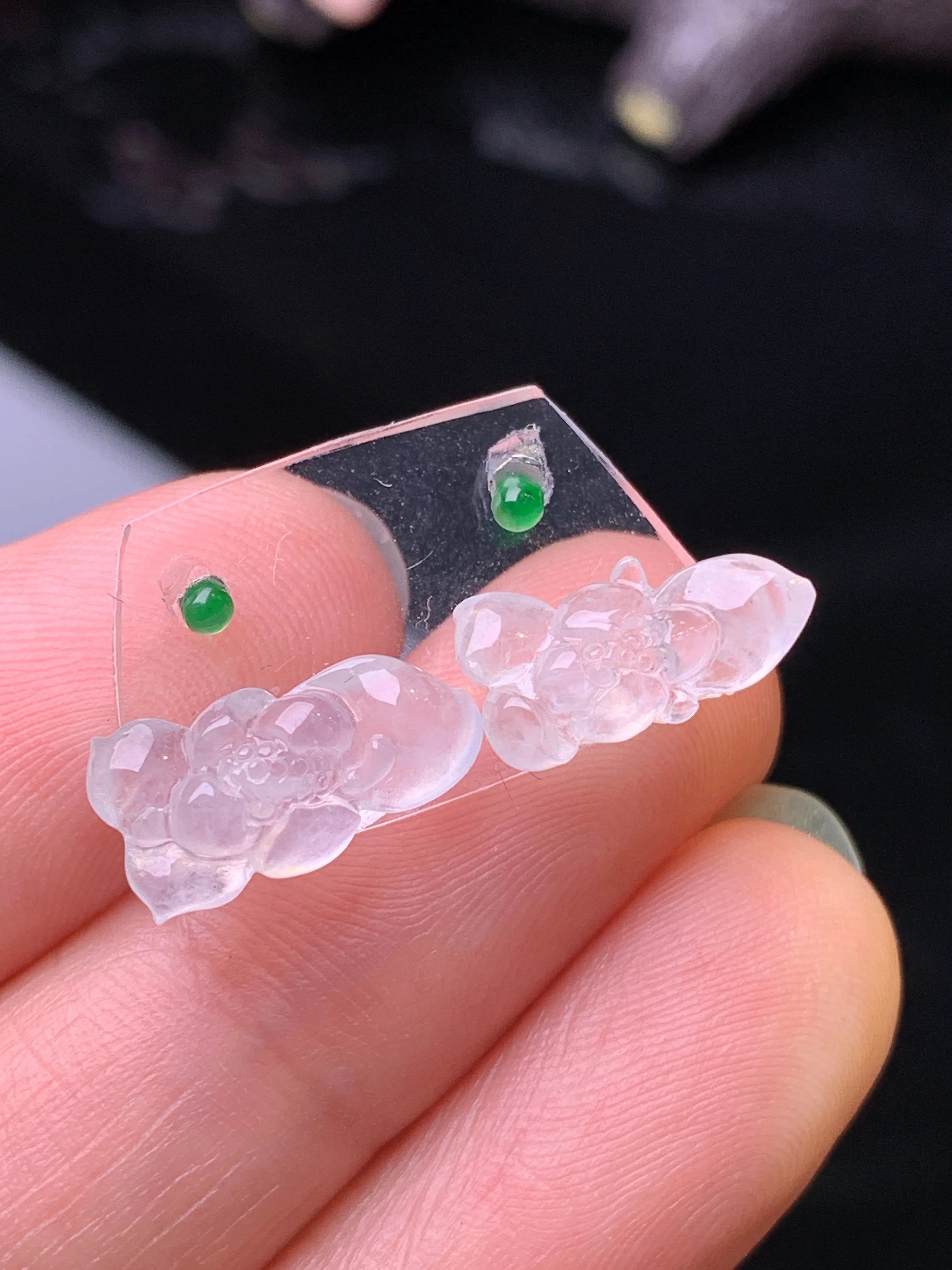 镶嵌款 冰种莲花一对 玉质细腻 色泽清新艳丽 整体尺寸6.3*13.2*3.6