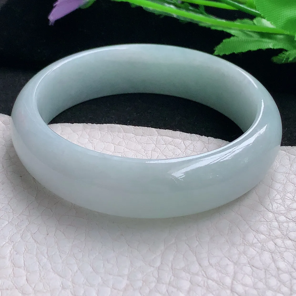 ee自然光58*16.3*8.2轮胎镯 翡翠A货玉手镯浅绿清新宽边玉手环