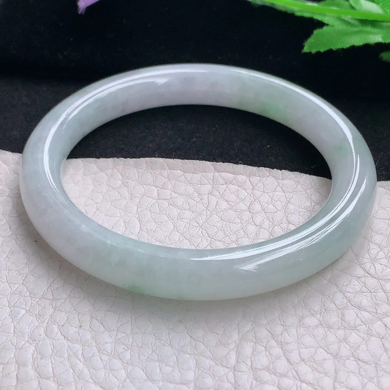 js自然光56*9.6*8.8美人镯 缅甸翡翠A货玉手镯飘花秀气圆条玉手环 叮当镯