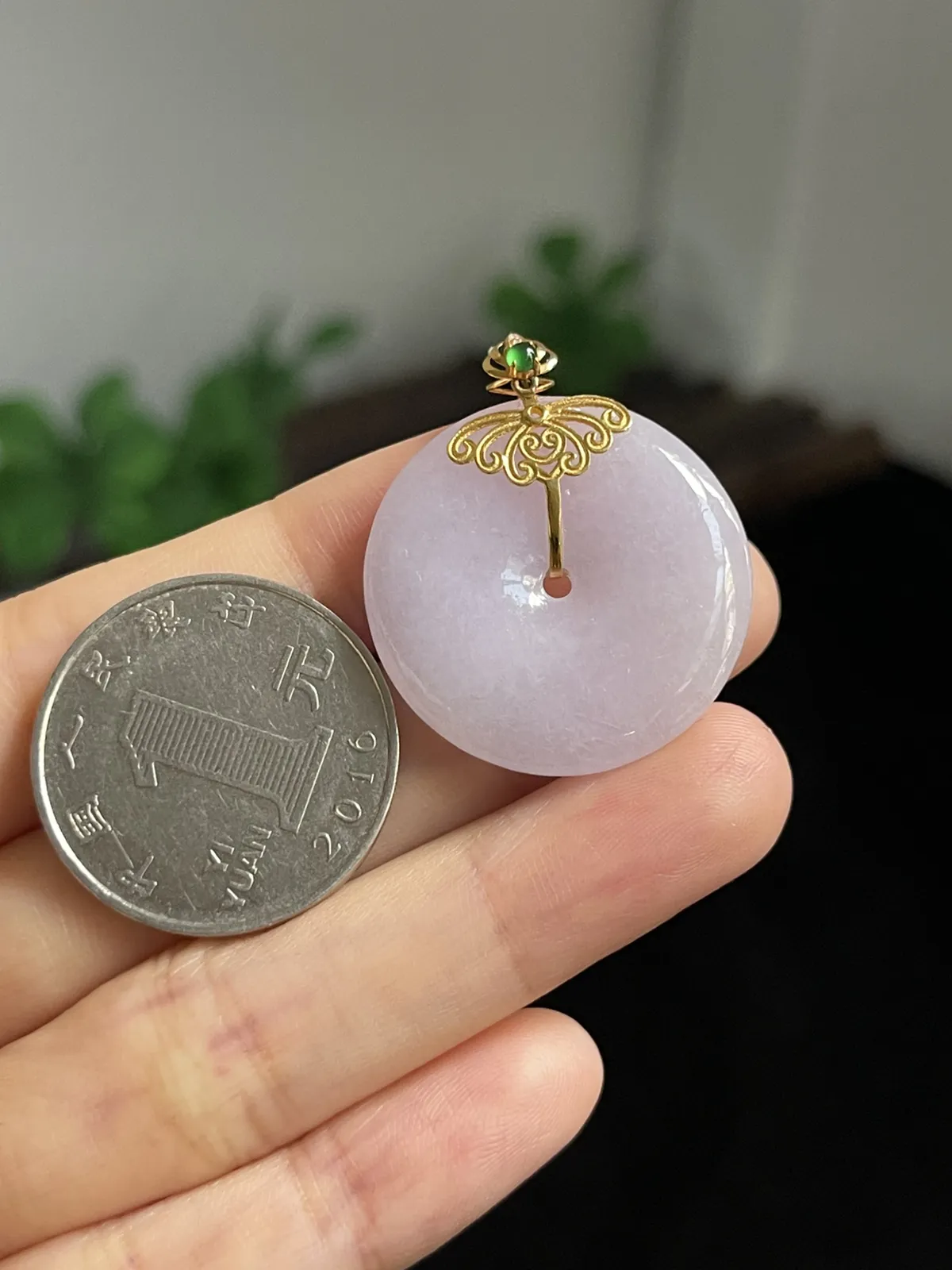 翡翠糯化种淡紫色平安扣，印记：G18K,伴钻石