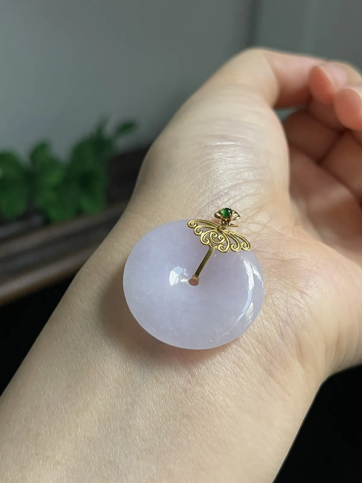 翡翠糯化种淡紫色平安扣，印记：G18K,伴钻石