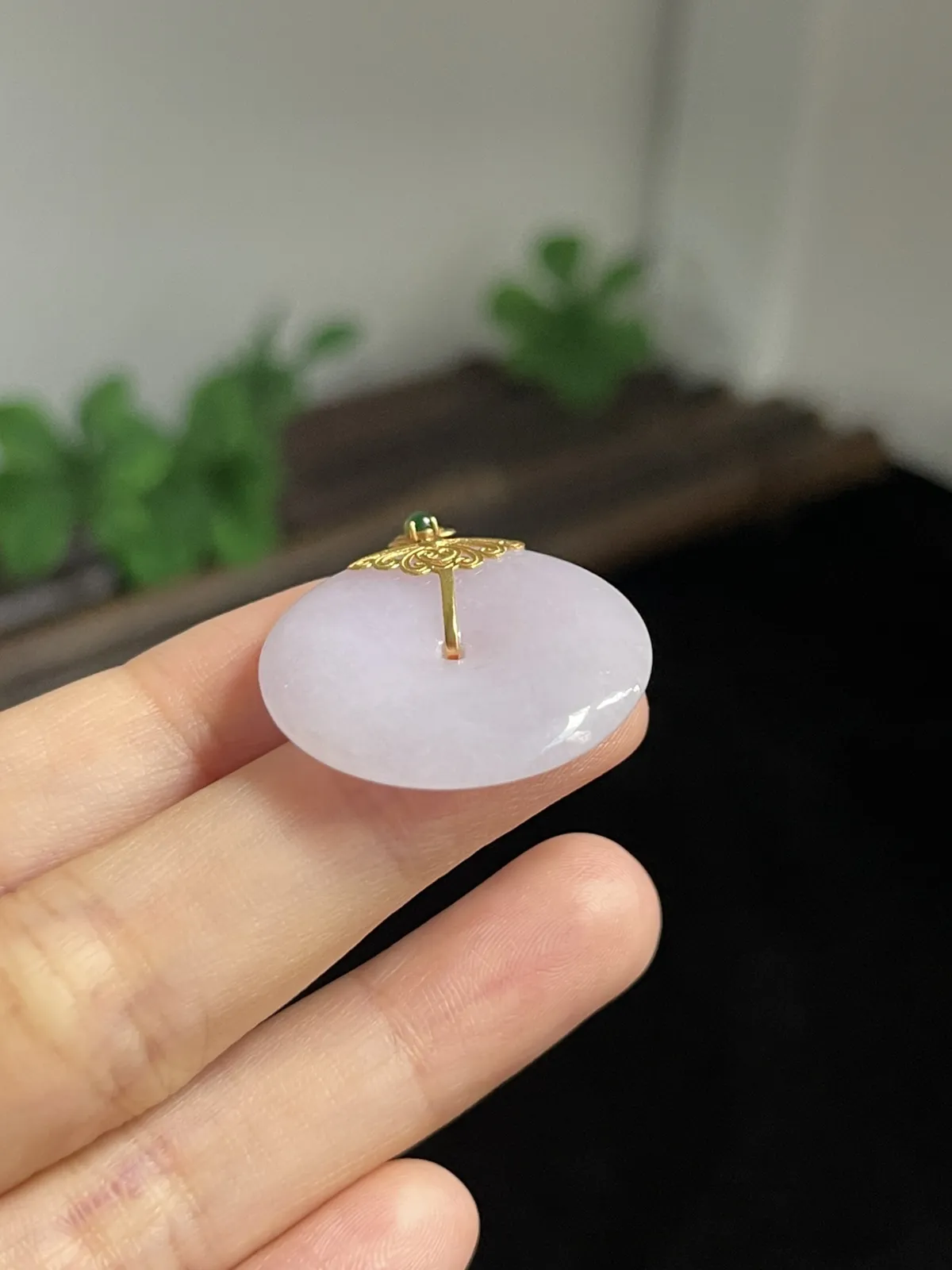 翡翠糯化种淡紫色平安扣，印记：G18K,伴钻石