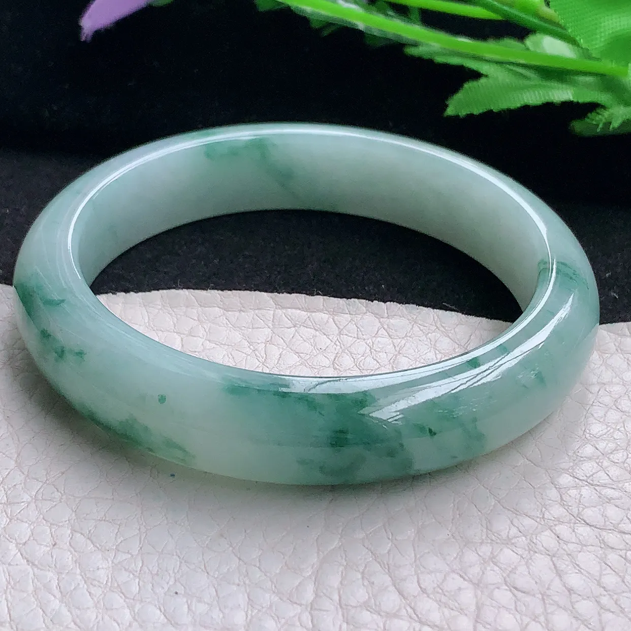 yh自然光56.5*12.6*8平安镯 缅甸翡翠A货玉手镯水润飘花宽边玉手环