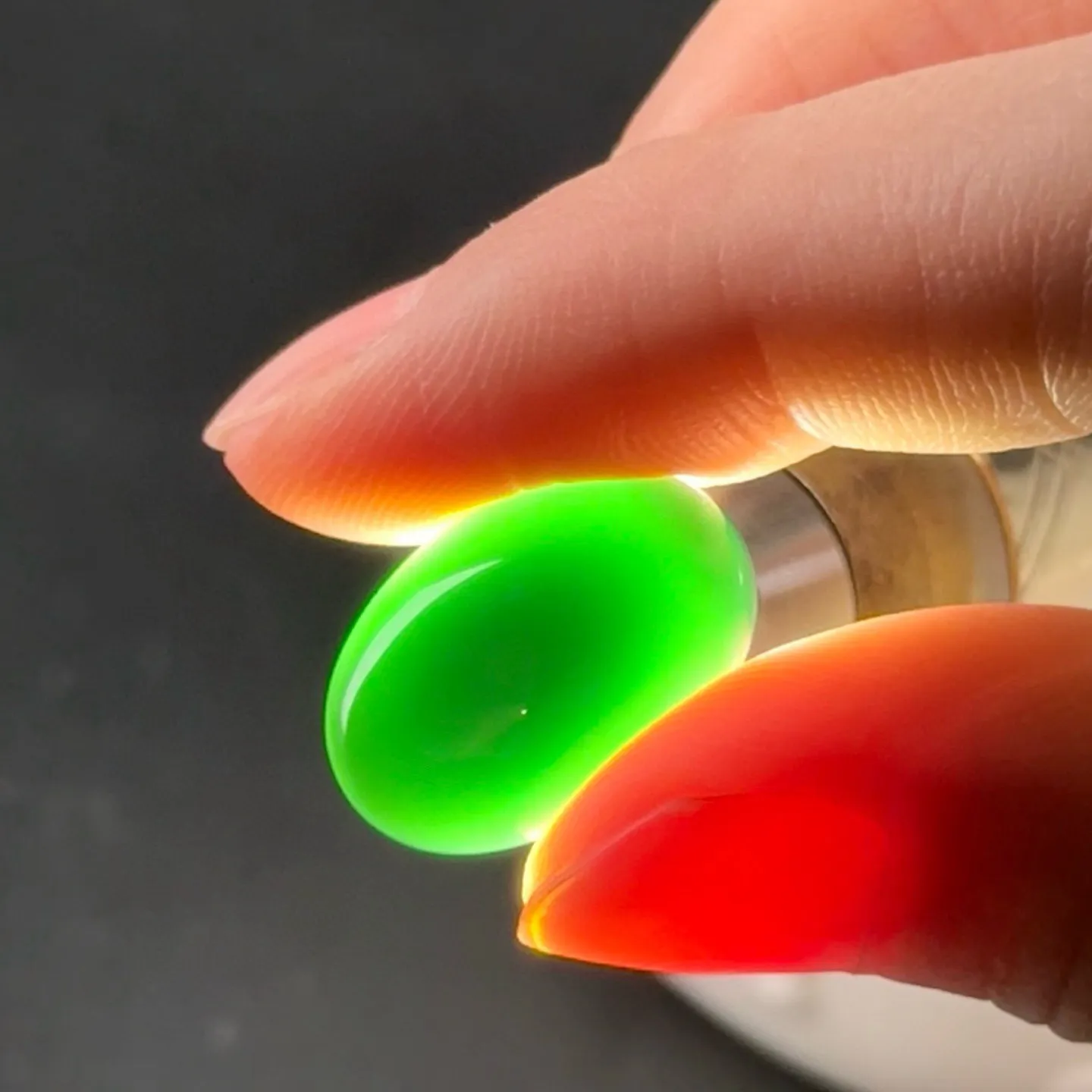 墨翠蛋面裸石 种好色正 黑度极好 打灯通透 油性十足 尺寸19.1