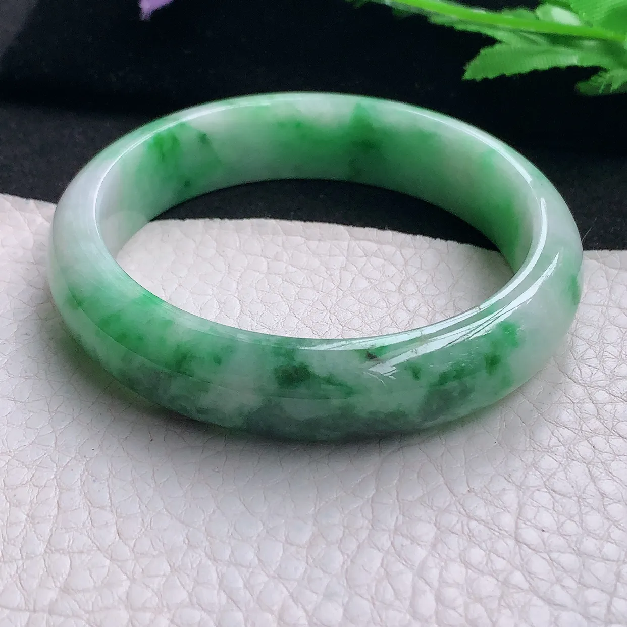 zjf自然光57.5*14.2*7.2平安镯 缅甸翡翠A货玉手镯辣绿宽边玉手环