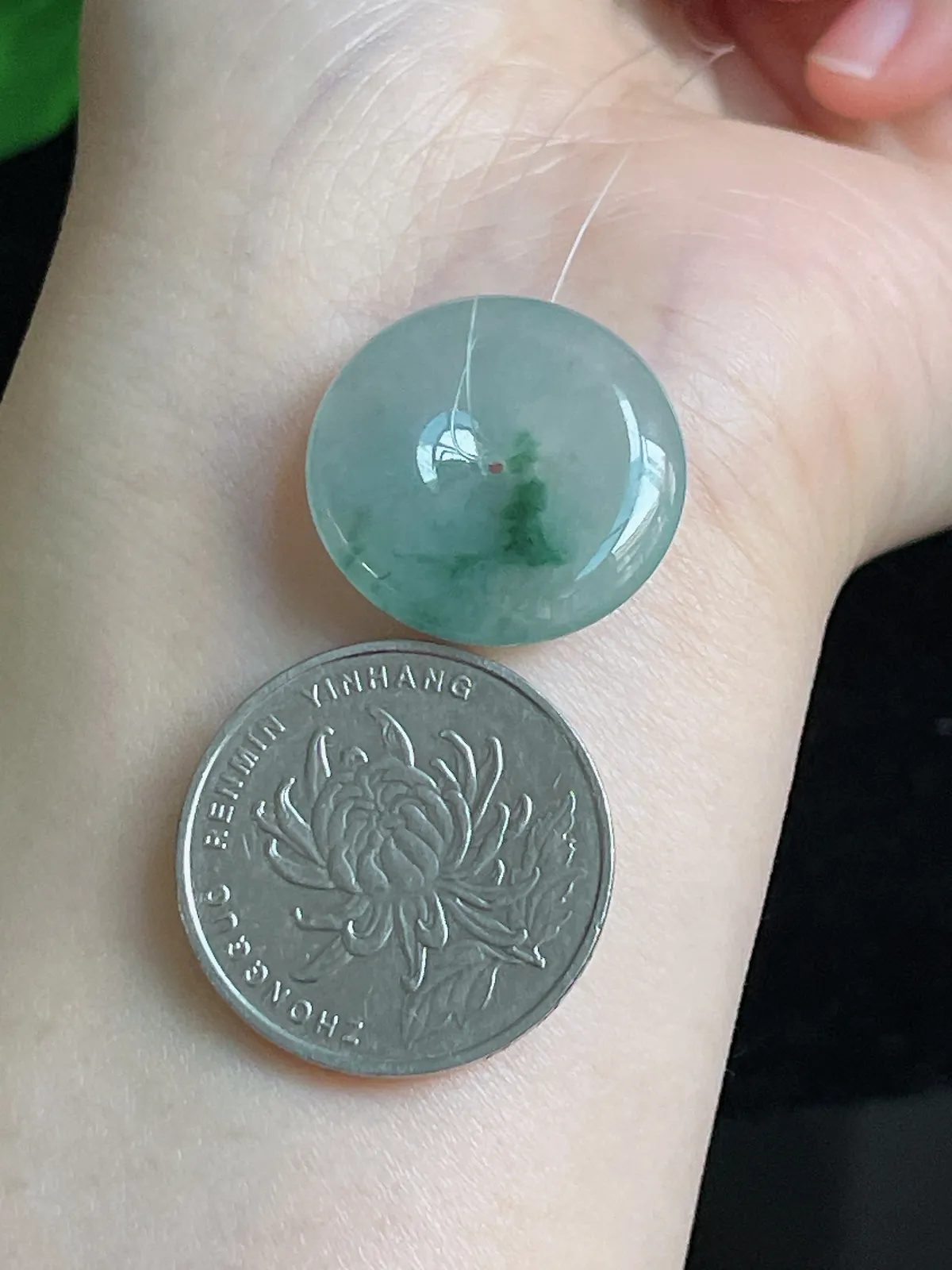 翡翠冰糯种淡绿色平安扣