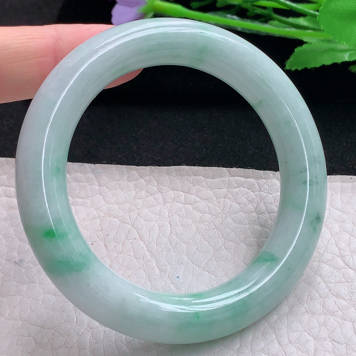 ee小圈口52.5*11.3*11胖圆镯 翡翠A货玉手镯水润飘绿圆条玉手环