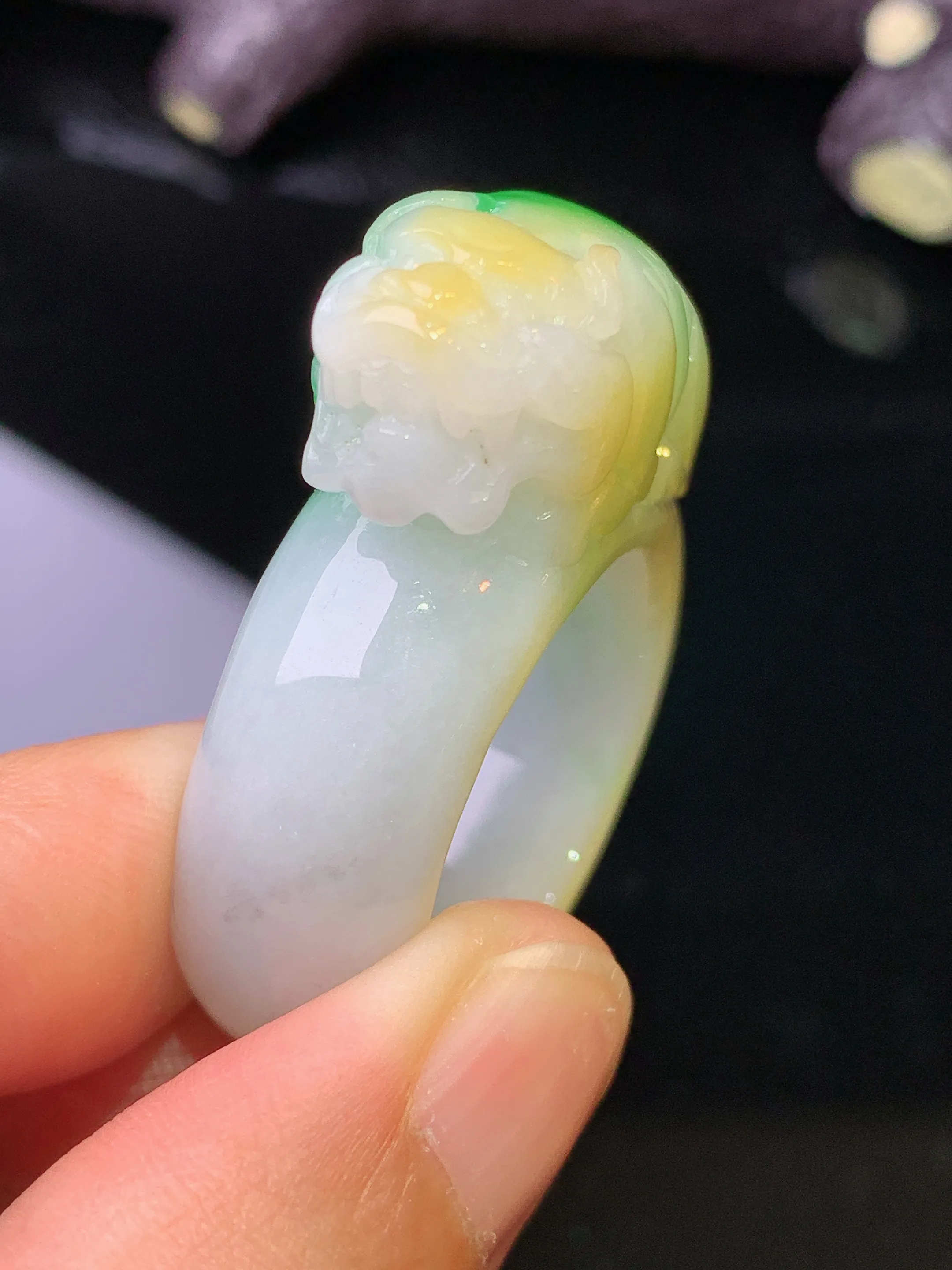 飘黄绿貔貅指环 玉质细腻 色泽清新艳丽 圈口27 整体尺寸41*31.5*11.3