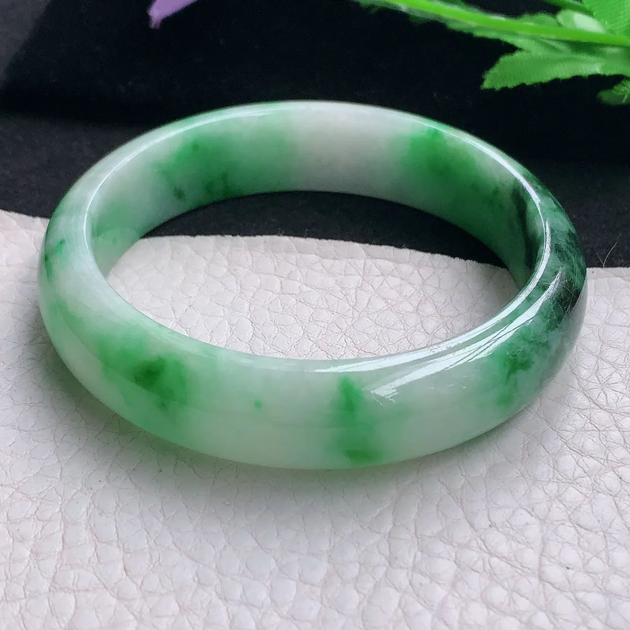 zjf自然光57.5*14.2*7.2平安镯 缅甸翡翠A货玉手镯辣绿宽边玉手环