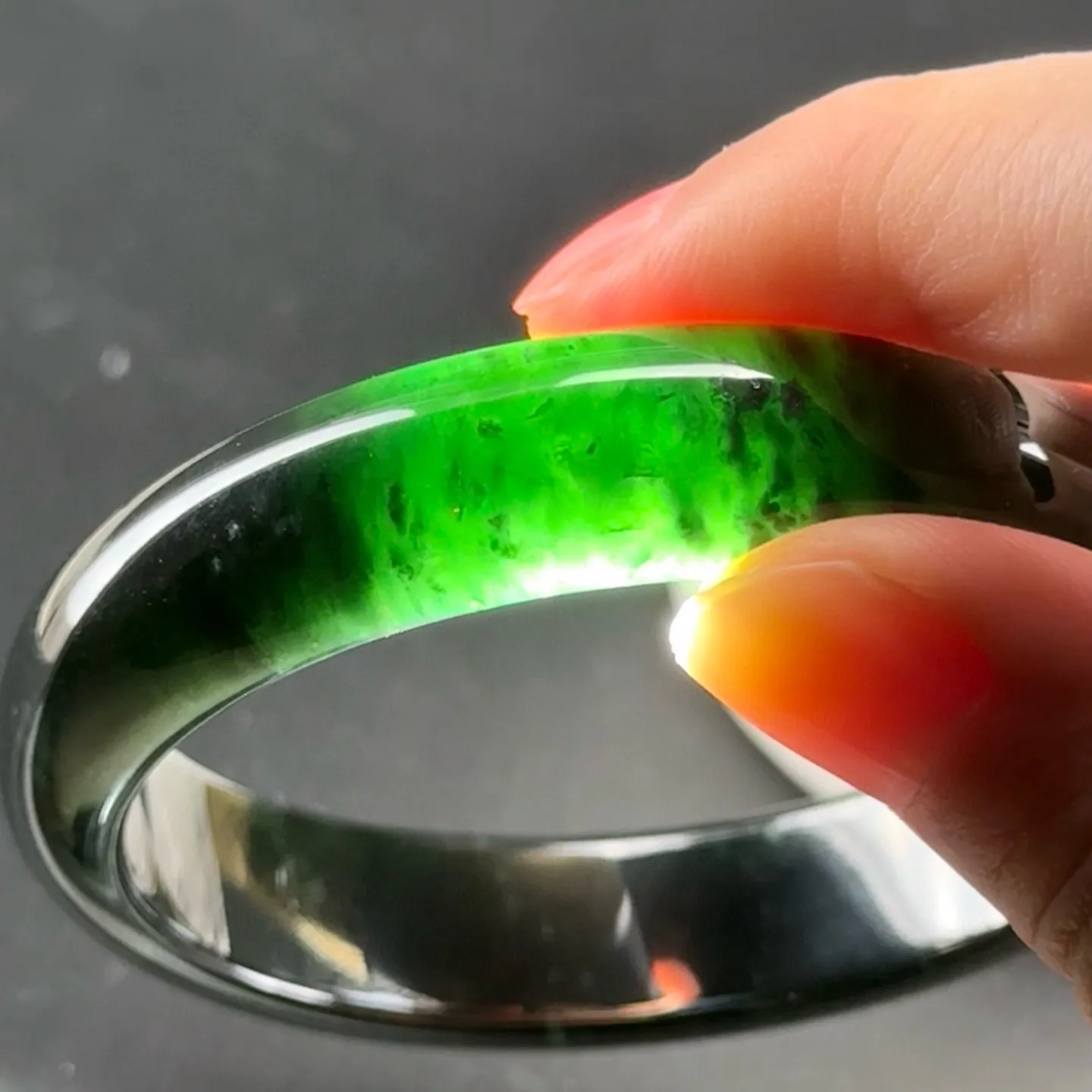 精品墨翠手镯 种好色正 黑度好 打灯通透 油性十足  圈口54.3