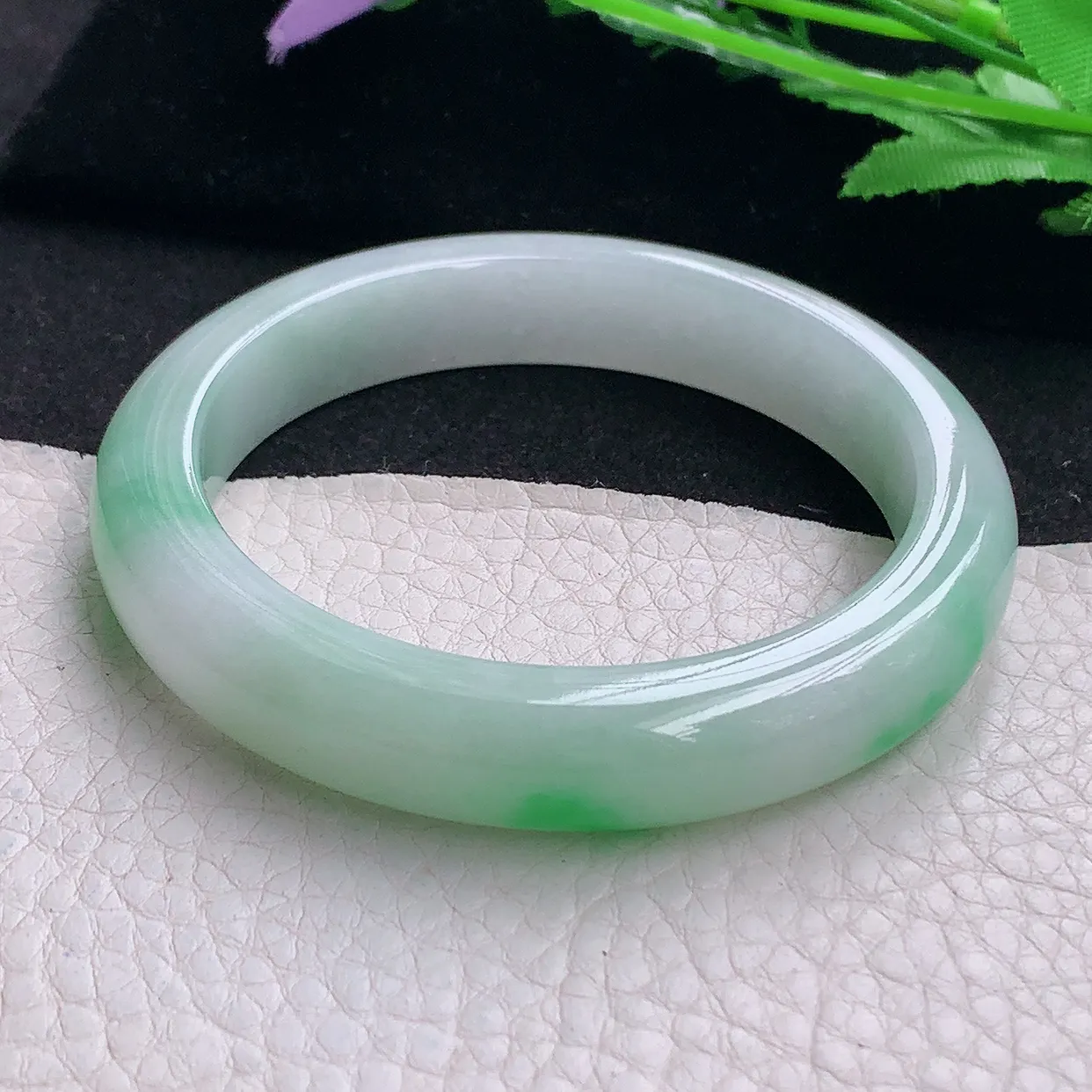 yh自然光55*11.2*8.3平安镯 缅甸翡翠A货玉手镯水润飘绿花宽边玉手环