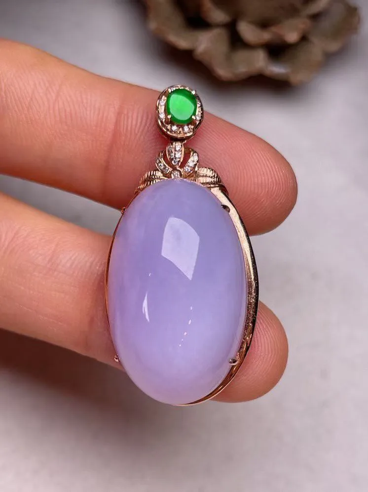 冰糯种紫罗兰鸽子蛋吊坠、真金真钻镶嵌，种水好，玉质细腻 .裸石尺寸 25.0*15.6