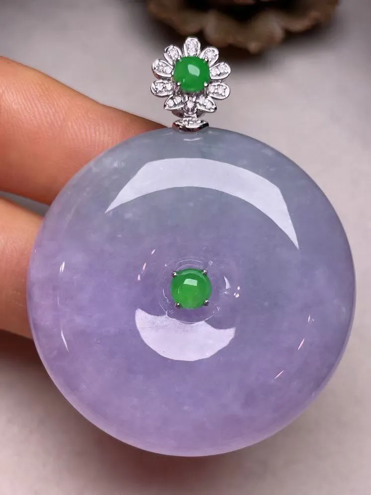 冰糯种紫罗兰平安扣吊坠、真金真钻镶嵌，种水好，玉质细腻 .裸石尺寸 39.0