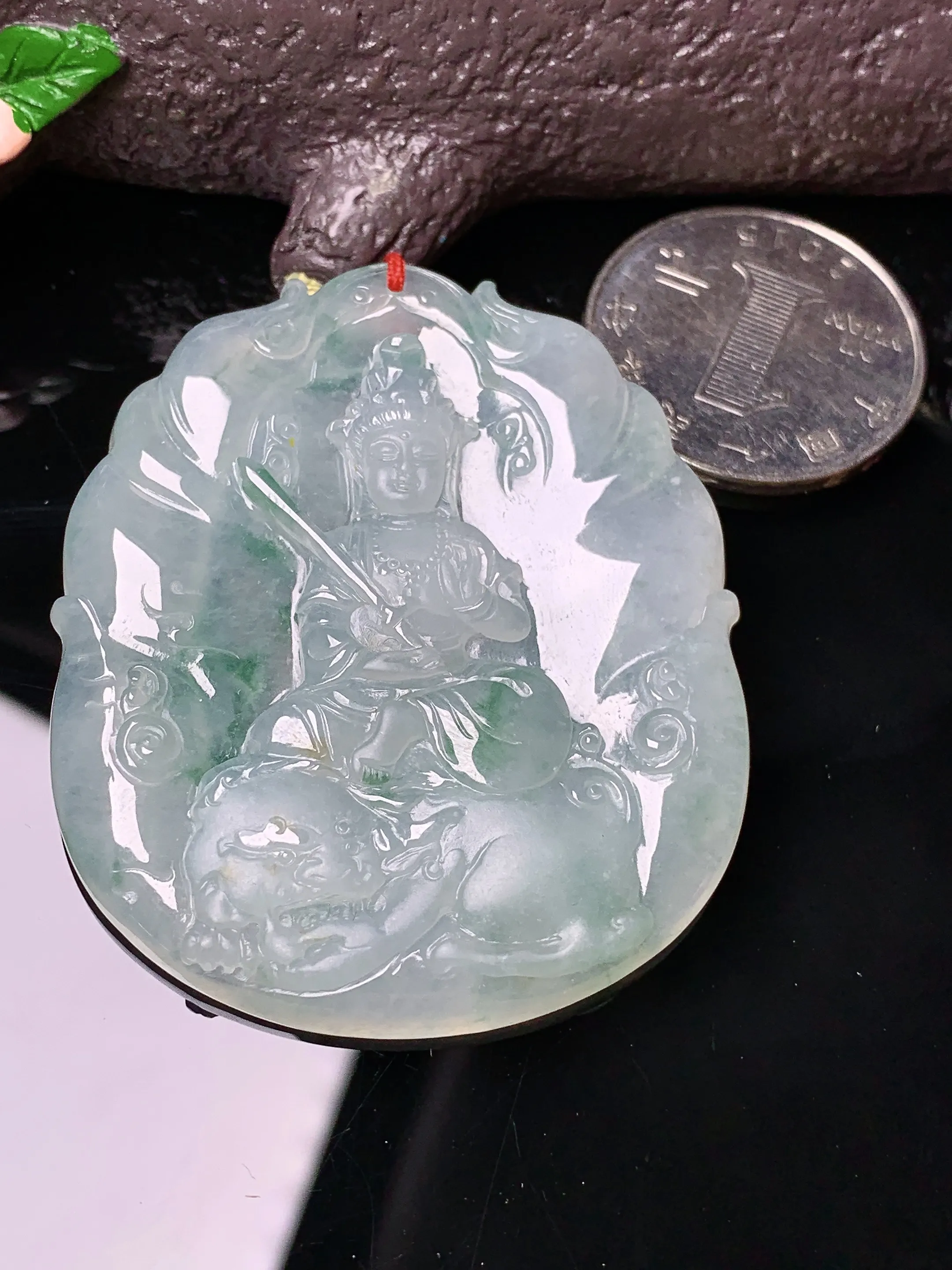 冰种飘绿文殊观音菩萨吊坠 玉质细腻 色泽清新艳丽 整体尺寸52.3*44.3*5.8