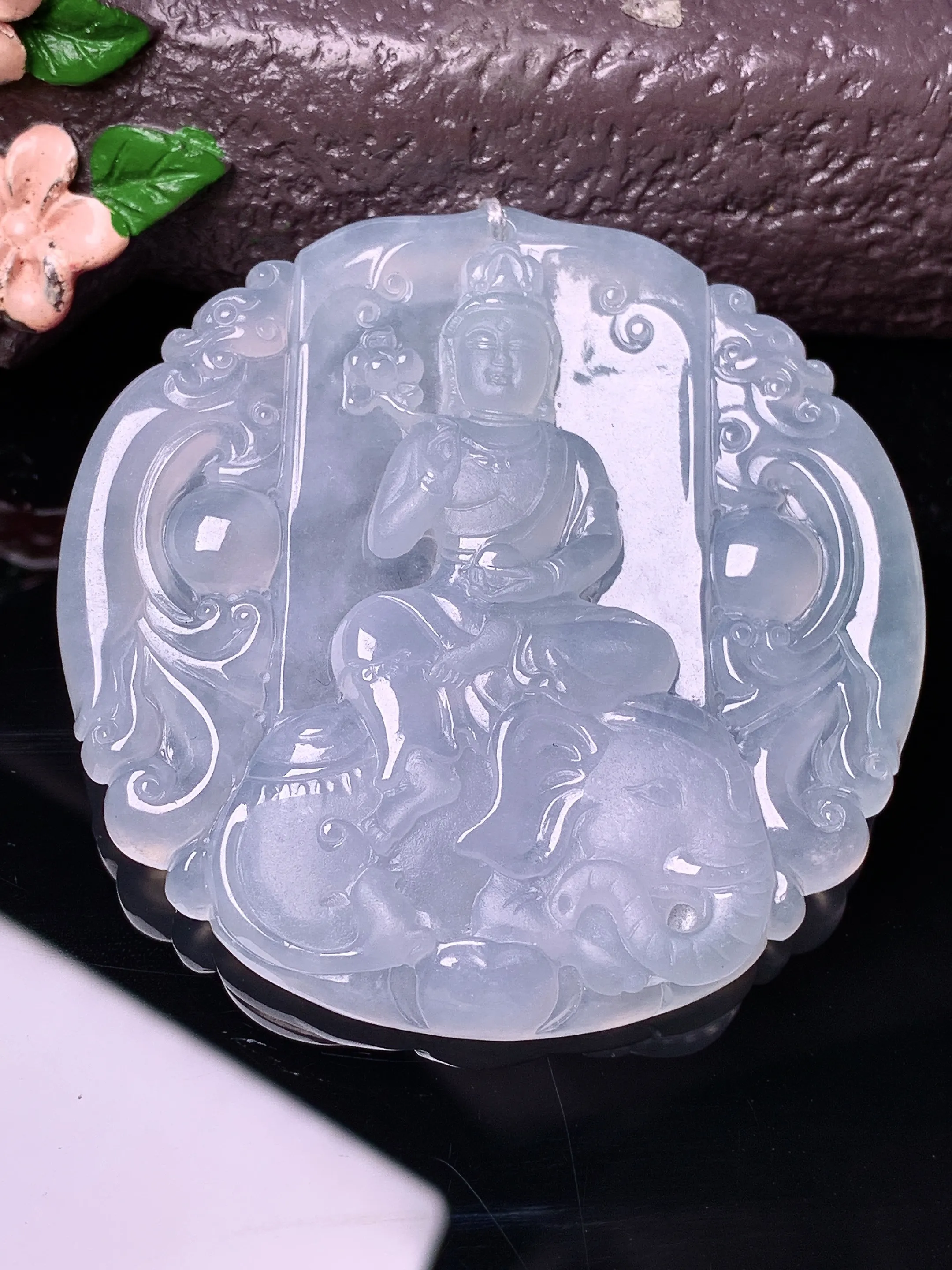 冰种普贤观音菩萨吊坠 玉质细腻 色泽清新艳丽 整体尺寸53*51.8*5.8