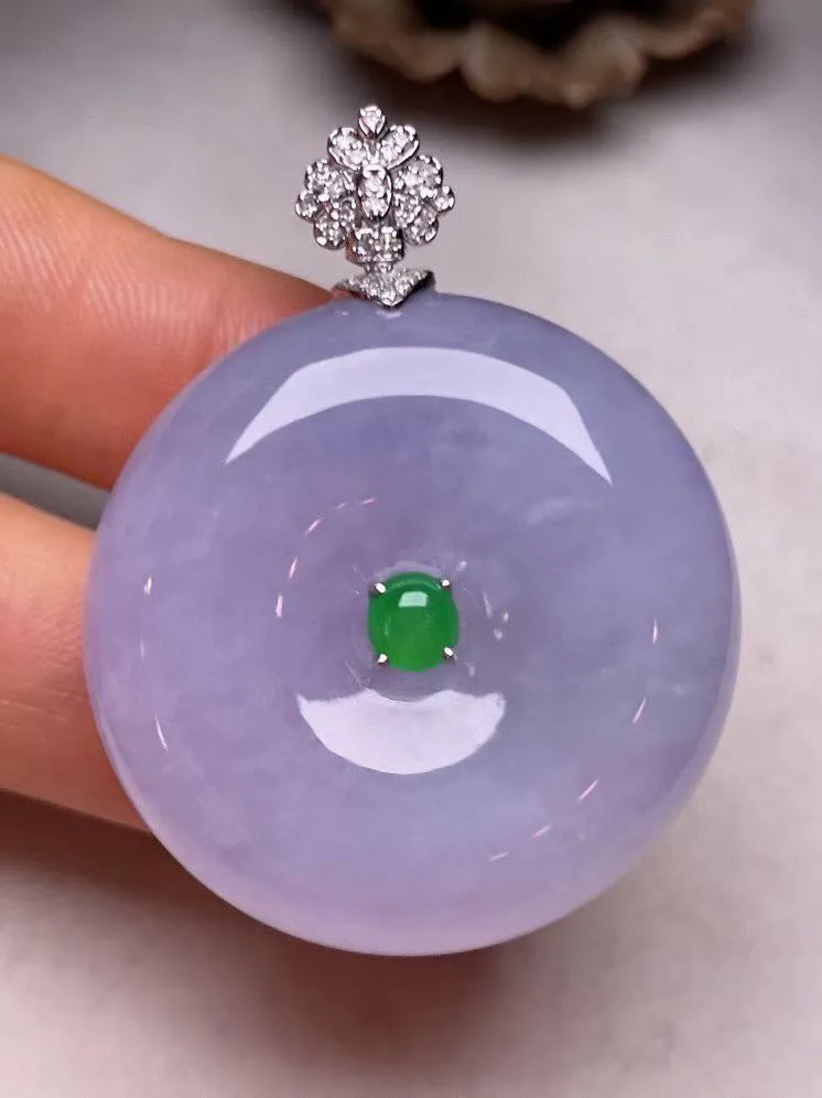 冰糯种紫罗兰平安扣吊坠、真金真钻镶嵌，种水好，玉质细腻 .裸石尺寸 33.8