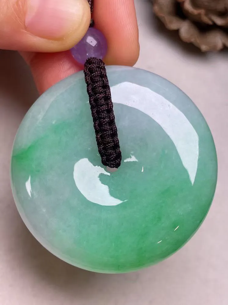 冰糯种飘绿【大平安扣】吊坠，种水好，玉质细腻 ，卖相好.