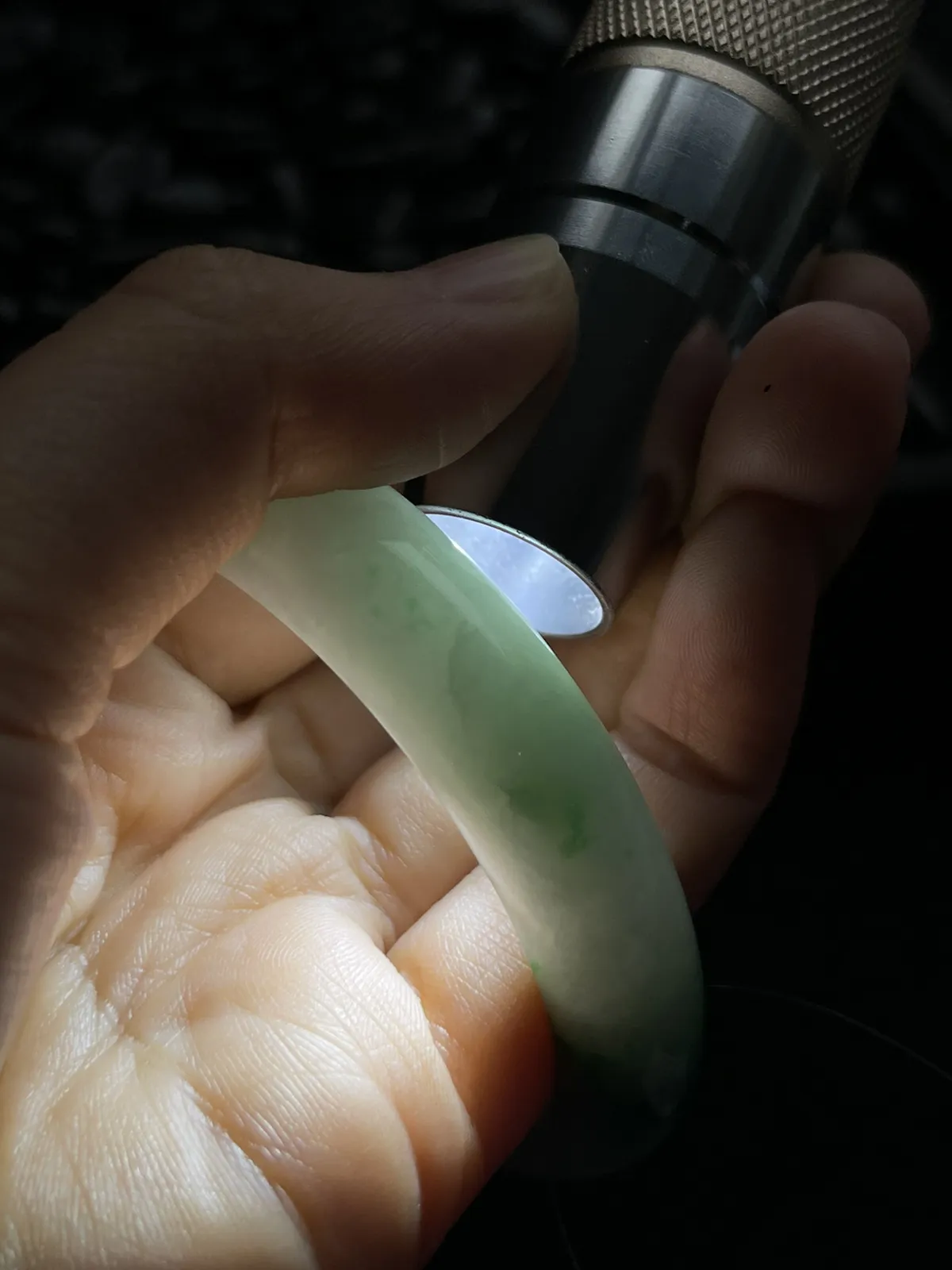 正圈52.5圈口，翡翠糯化种飘阳绿手镯