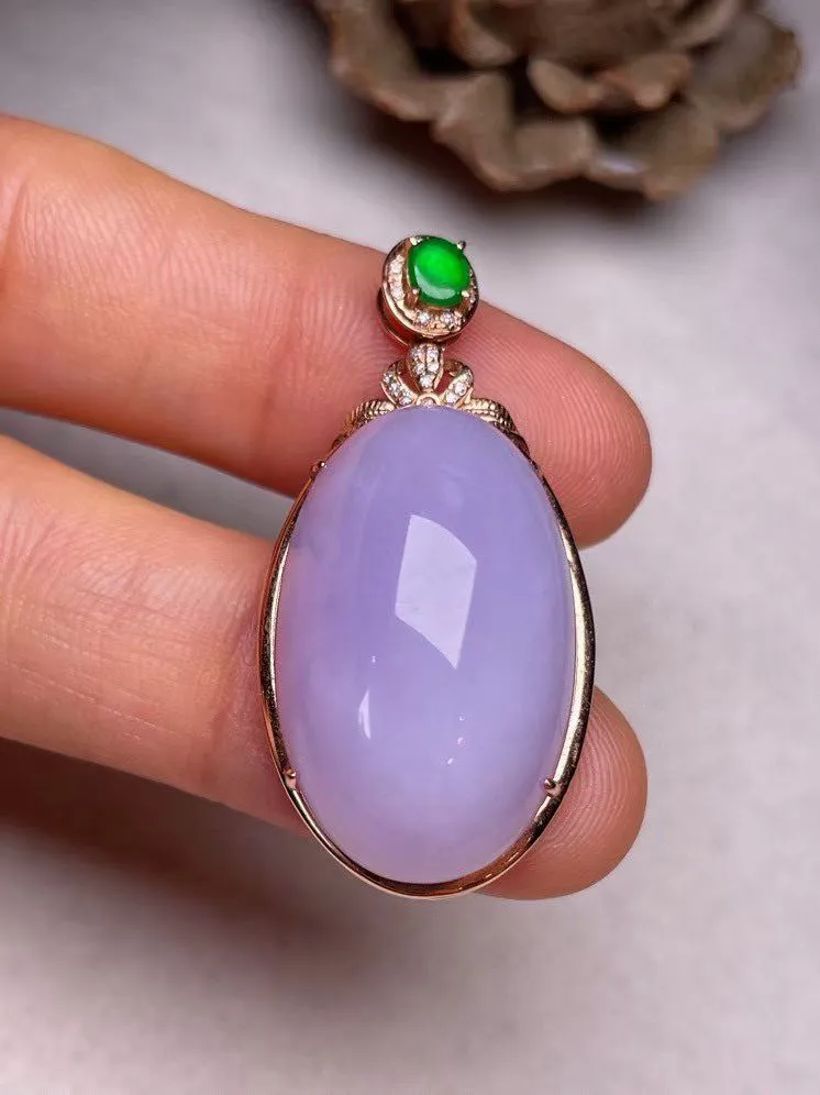 冰糯种紫罗兰鸽子蛋吊坠、真金真钻镶嵌，种水好，玉质细腻 .裸石尺寸 25.0*15.6