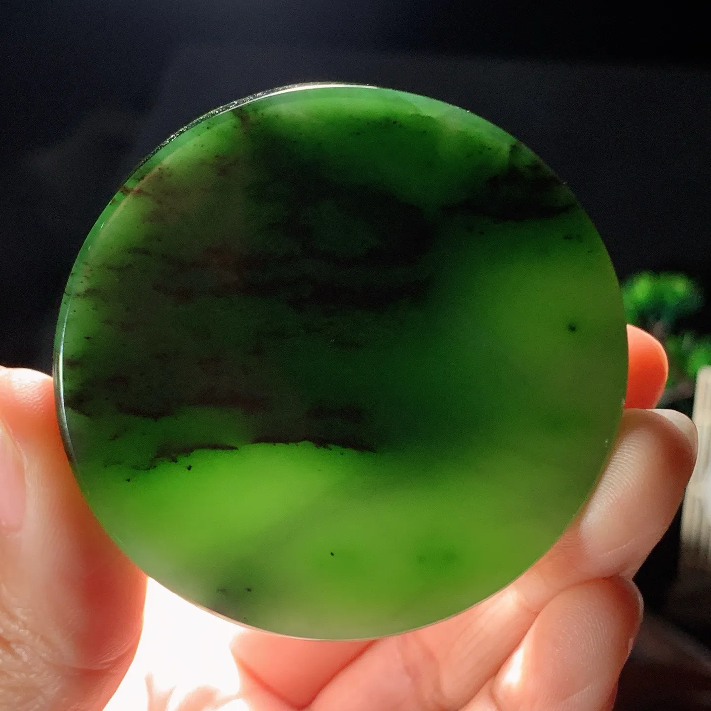 和田玉红皮料俄罗斯碧玉手镯芯 尺寸56/14重102克 玉质细腻油润。手推出油。佩戴高端典雅。lt251225