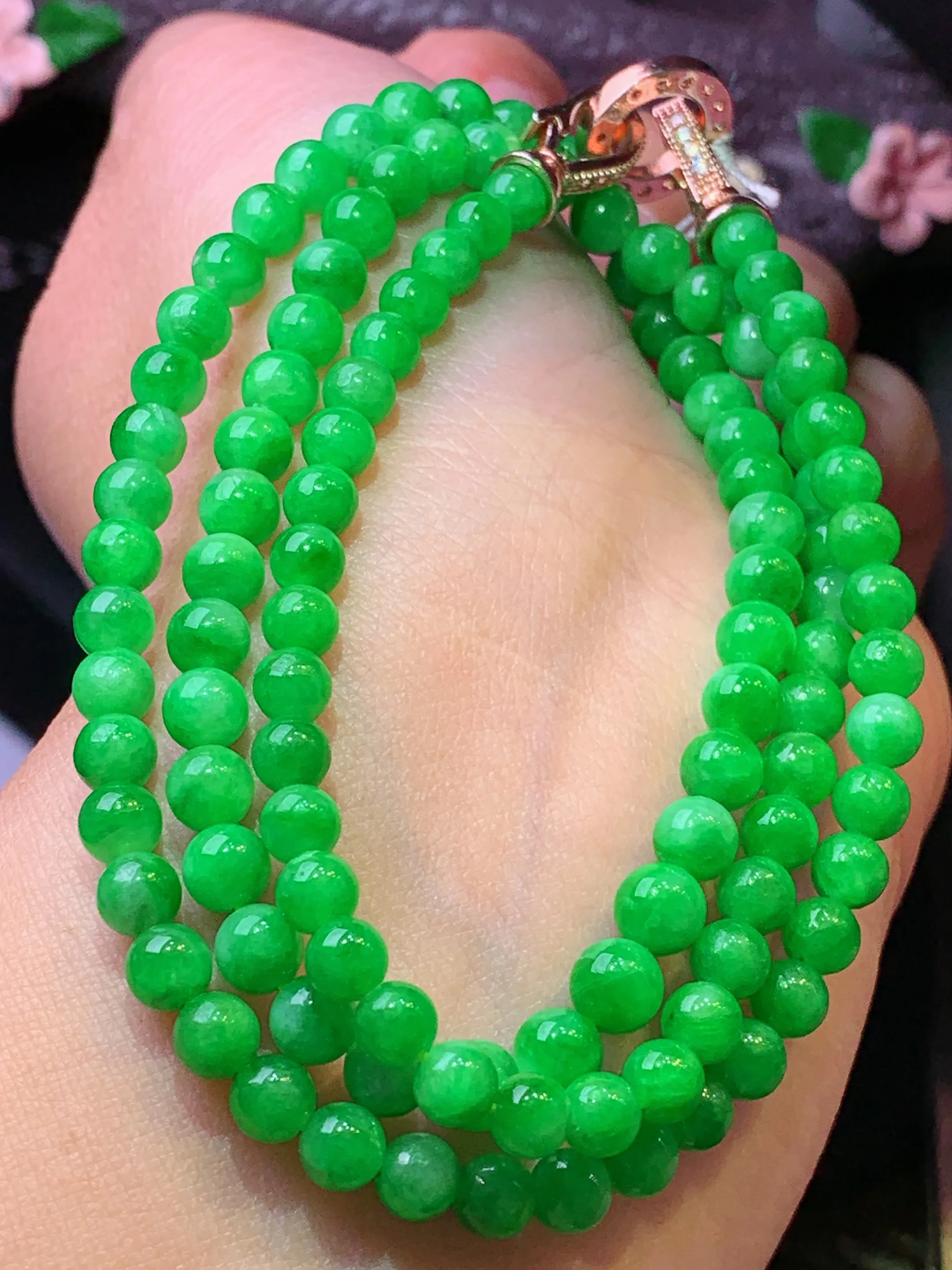 满绿圆珠项链 玉质细腻 色泽清新艳丽 整体尺寸5