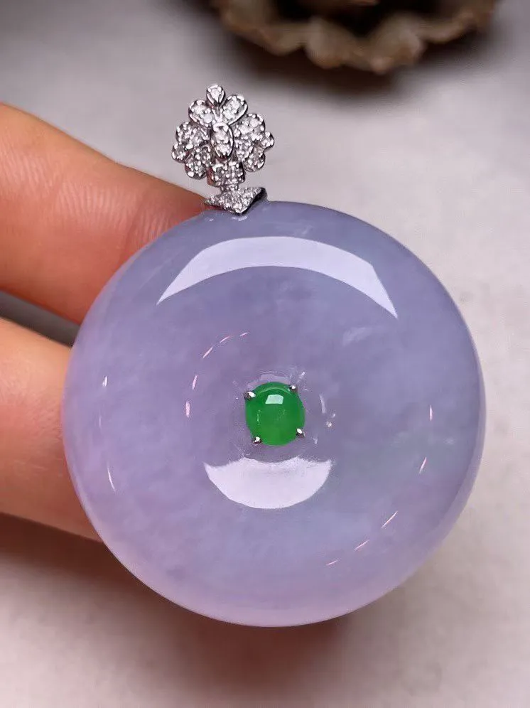 冰糯种紫罗兰平安扣吊坠、真金真钻镶嵌，种水好，玉质细腻 .裸石尺寸 33.8