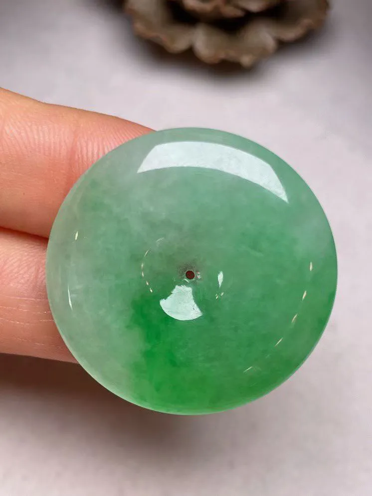 冰糯种满色【大平安扣】吊坠，种水好，玉质细腻 ，卖相好.