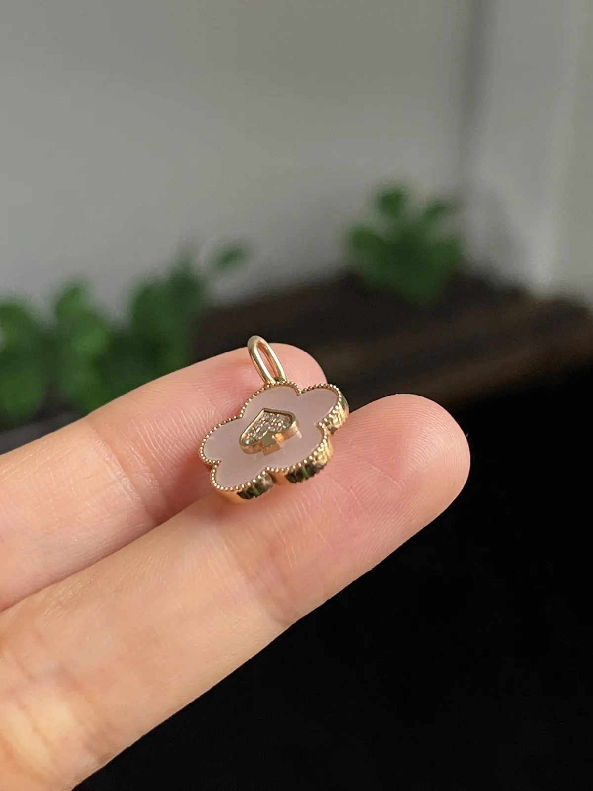 和田玉挂坠，伴钻石，印记：Au750