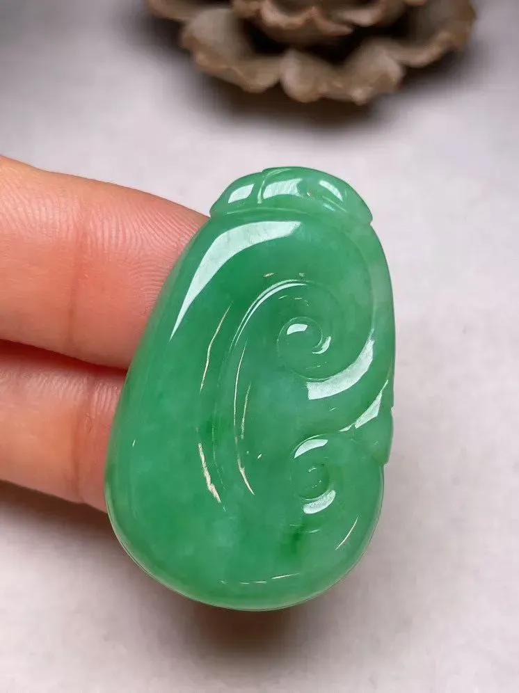 冰糯种满色【如意】吊坠，种水好，玉质细腻 ，卖相好.