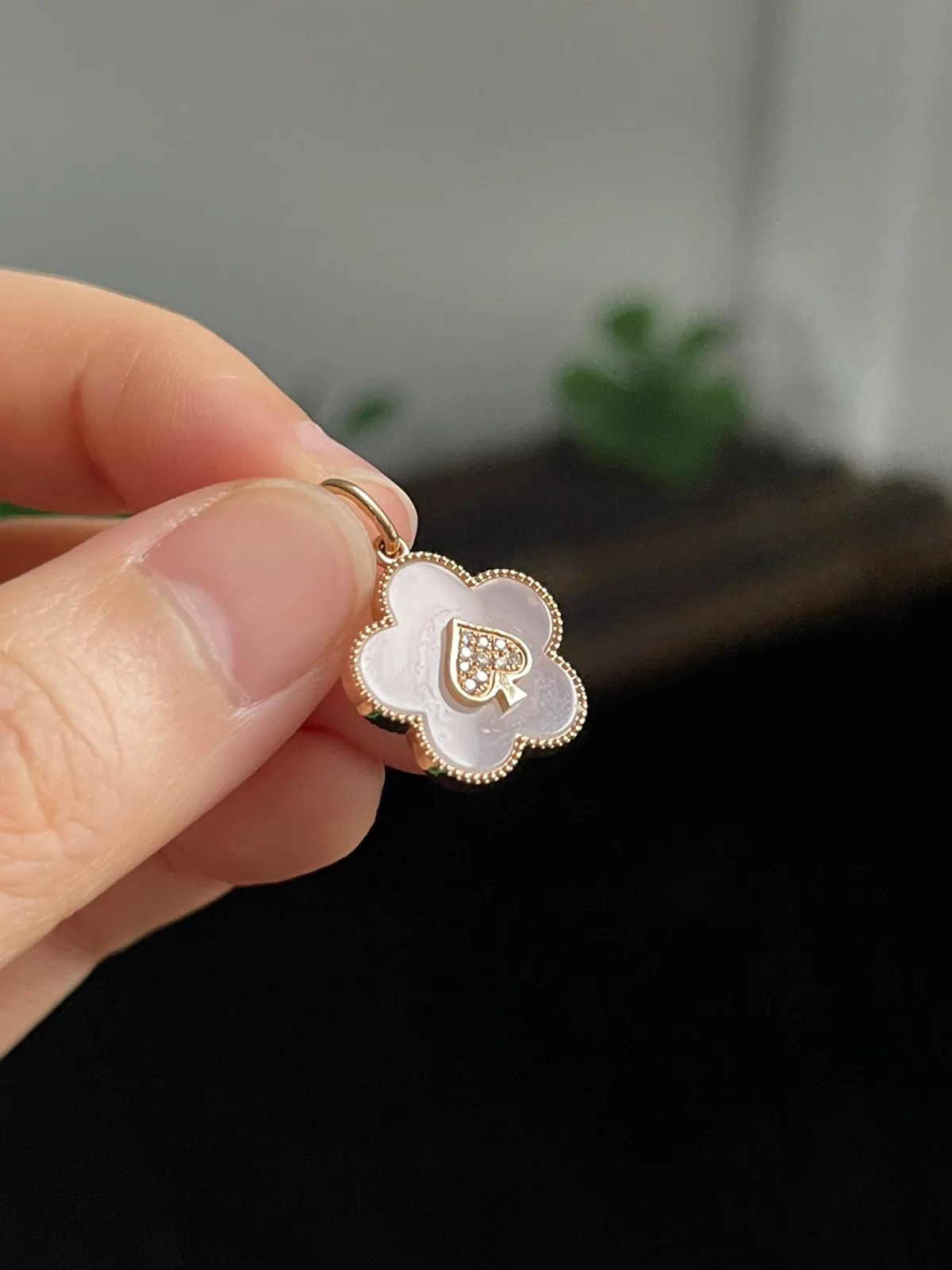 和田玉挂坠，伴钻石，印记：Au750