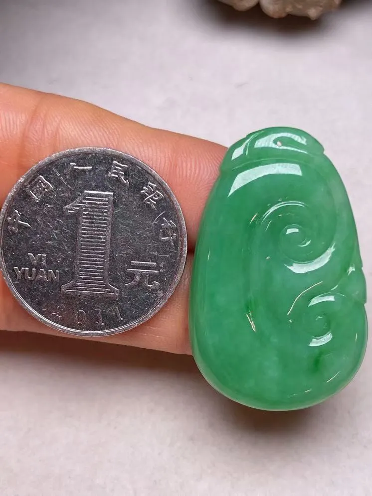 冰糯种满色【如意】吊坠，种水好，玉质细腻 ，卖相好.