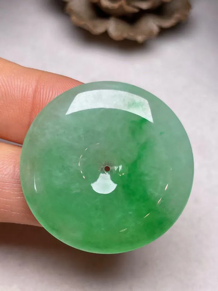 冰糯种满色【大平安扣】吊坠，种水好，玉质细腻 ，卖相好.