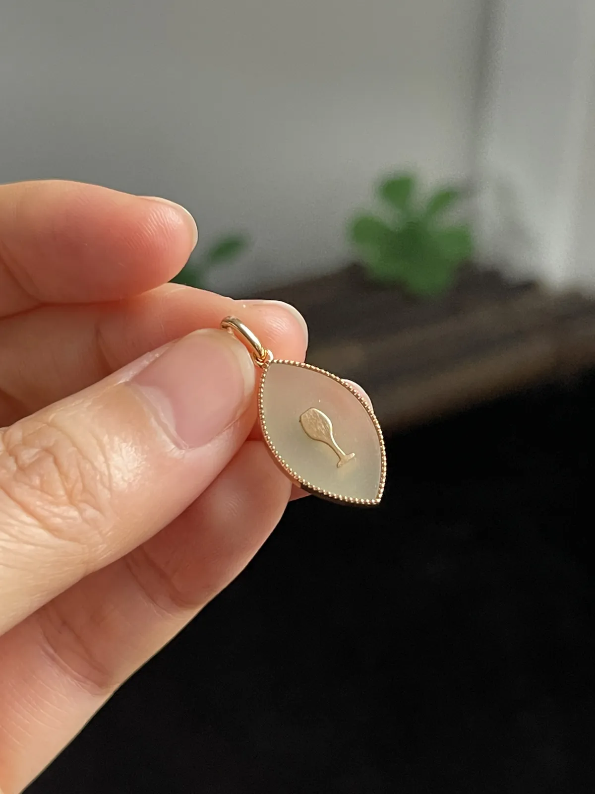 和田玉挂坠，伴钻石，印记：Au750