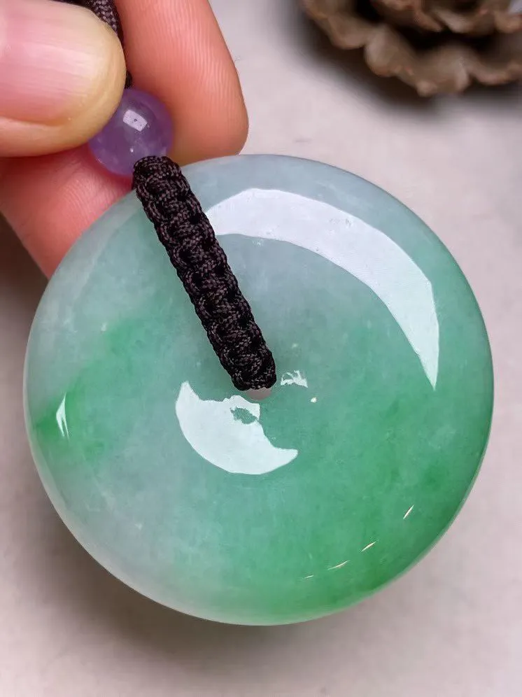 冰糯种飘绿【大平安扣】吊坠，种水好，玉质细腻 ，卖相好.