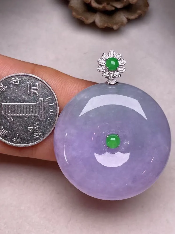 冰糯种紫罗兰平安扣吊坠、真金真钻镶嵌，种水好，玉质细腻 .裸石尺寸 39.0