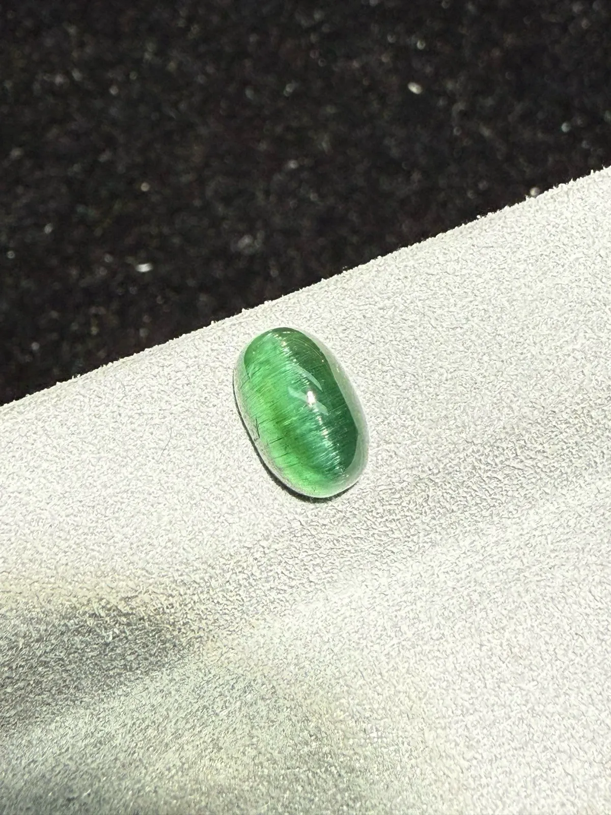 2.46克拉碧玺猫眼裸石 猫眼效应犀利 晶体好[强][强] 水头十足 俏色系列可遇不可求 大约规格