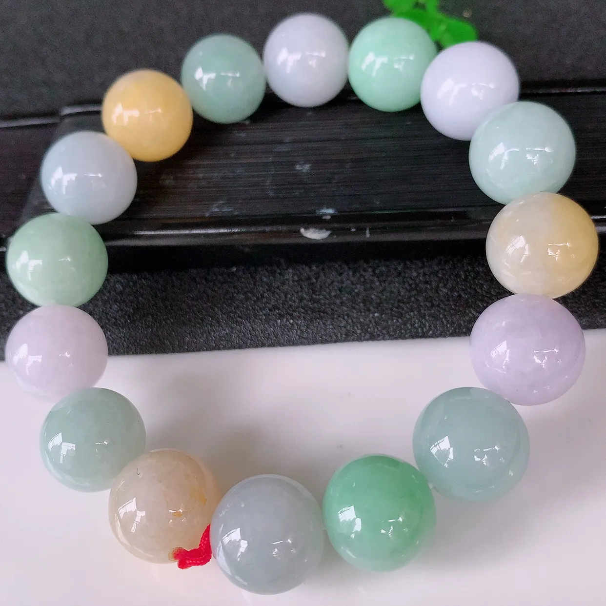 自然光实拍，冰润多宝翡翠手链，多彩翡翠手串，颜色丰富，料子细腻，高档大气，自戴送礼佳品！#46.24取一尺寸13.5