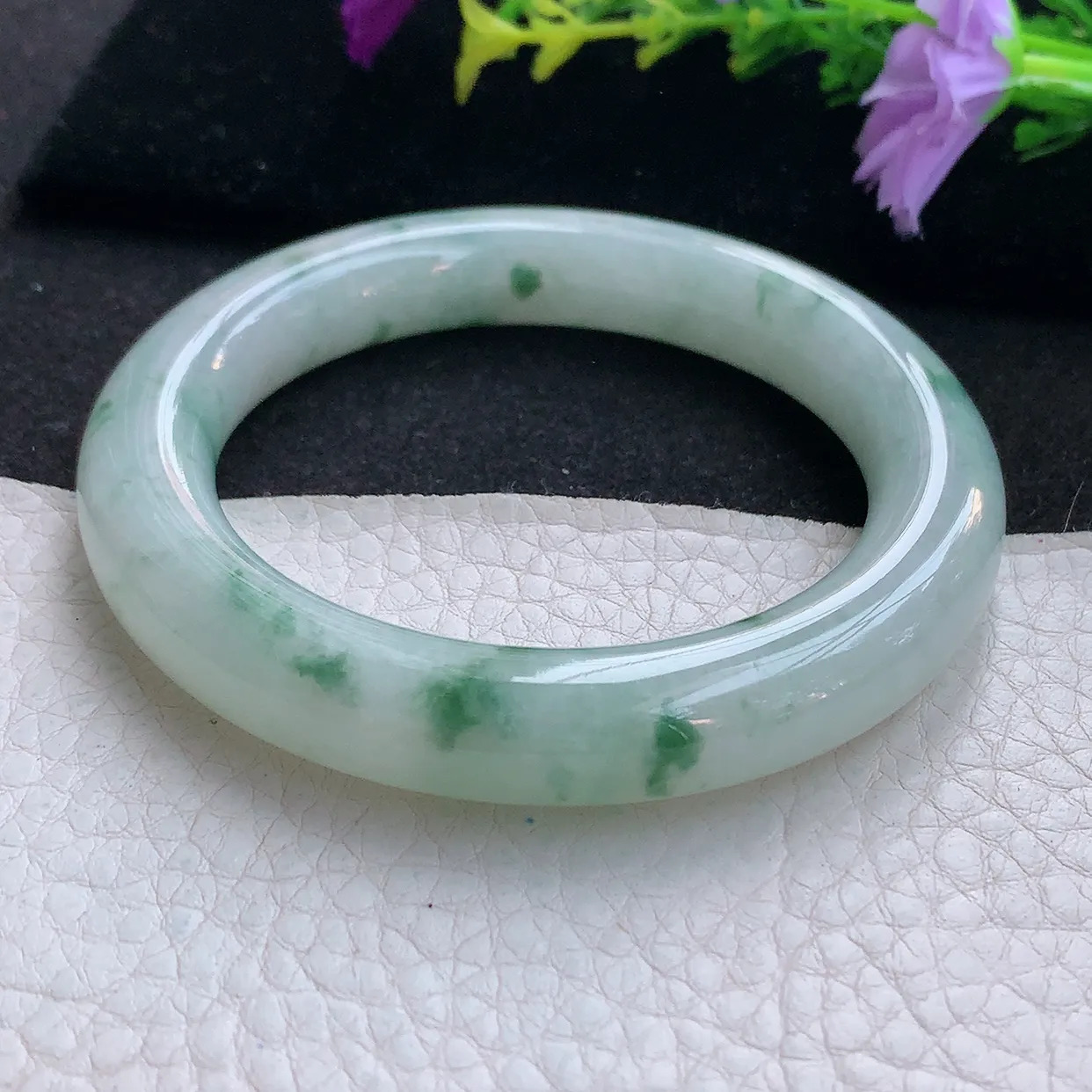 Ee大圈口54*10.8*11圆镯 天然翡翠A货手镯飘花圆条玉镯子，美人镯